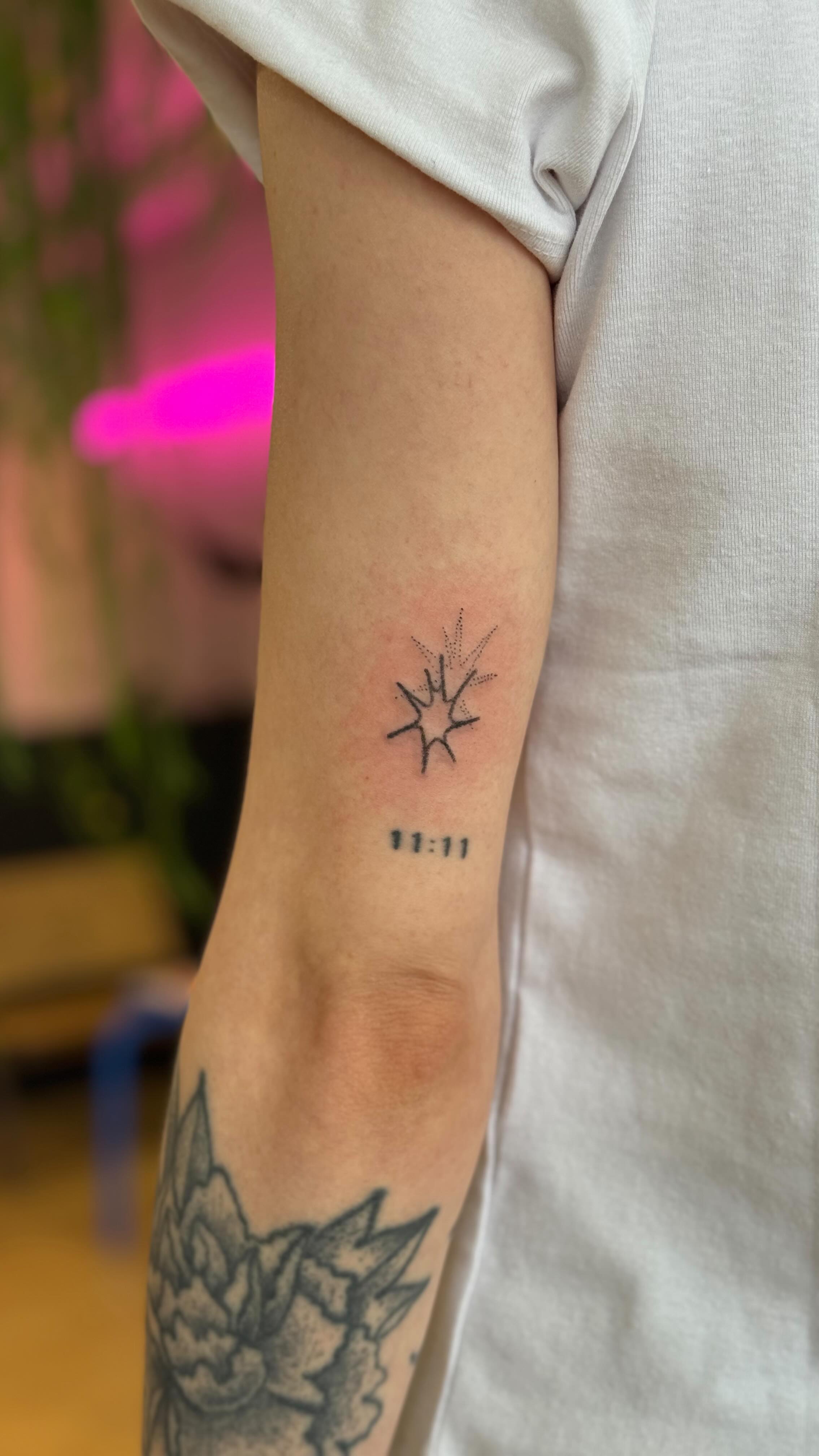 our hand poke queen @hannita.tats 🩷
Hannah is in the studio every saturday!
🔗 link in bio to book or dm Hannah directly