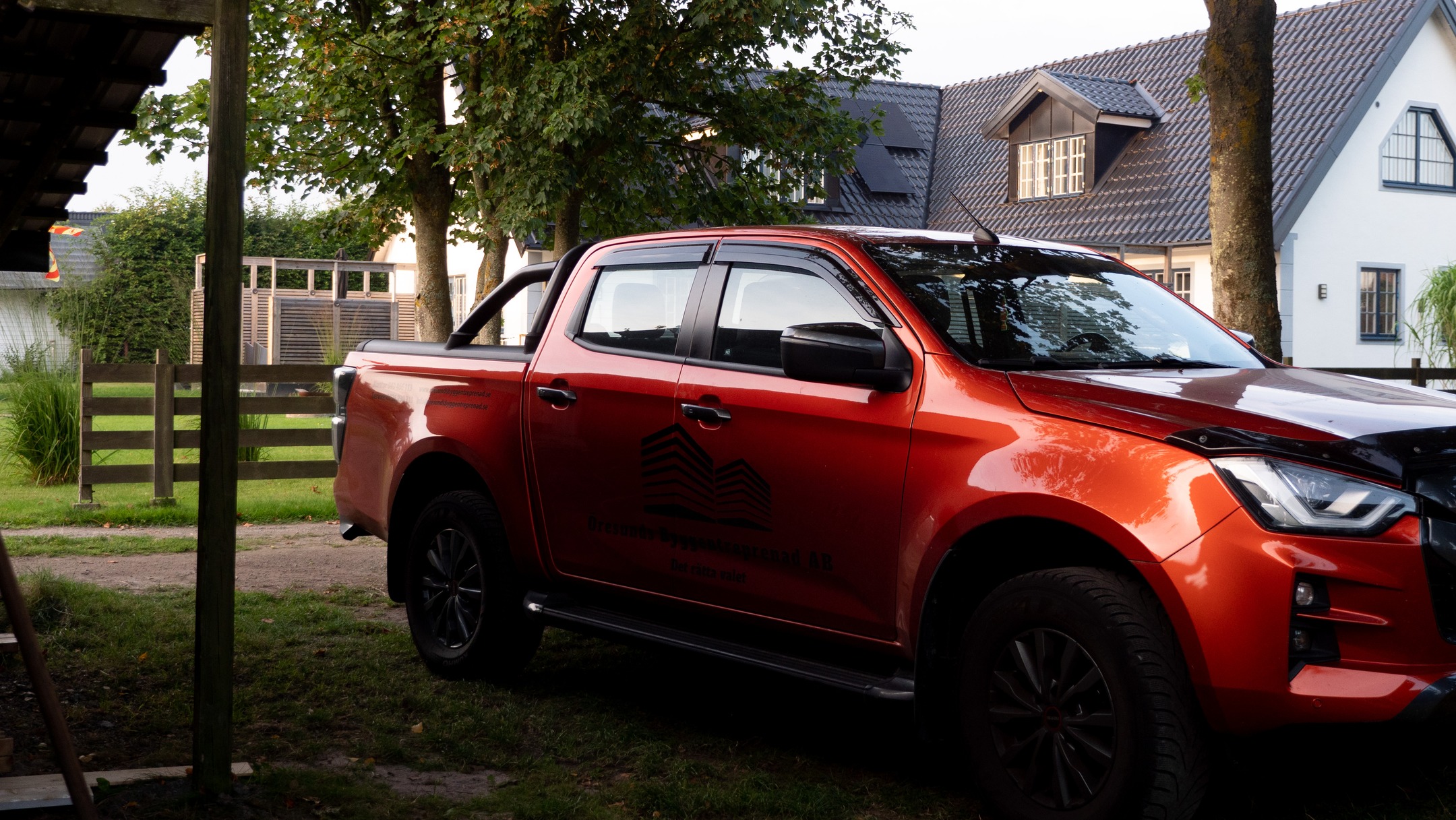 Vi bygger med hjärtat - för en bättre morgondag. Få en kostnadsfri offert redan idag!
Fyll i vårt formulär så återkommer vi med en offert till dig.
www.oresundsbyggentreprenad.se