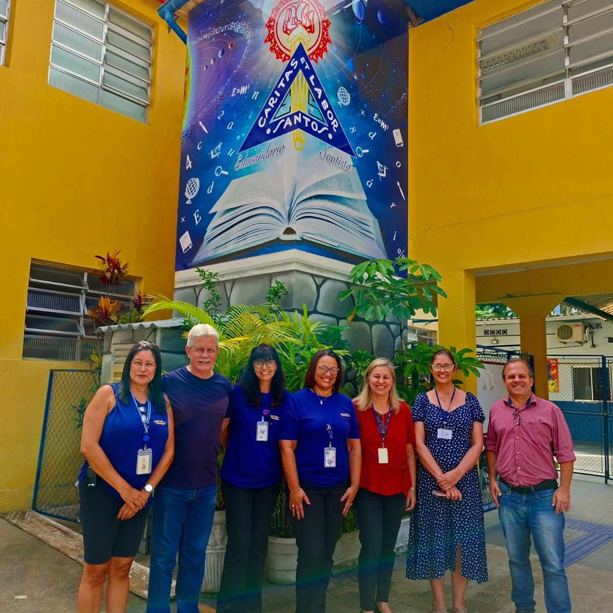 Tivemos nosso primeiro encontro oficial entre a UME Gota de Leite e o Educandário Santista (Núcleo Boqueirão), com a presença da Coordenadora Pedagógica Thais, da Prei Débora (professora da escola integral), nosso Presidente Sr. Branco, Diretor Hermilio e de nossa Equipe Pedagógica.
Foi um momento especial que marca o início de uma parceria forte, verdadeira e cheia de esperança. Uma aliança que certamente trará grandes frutos para o desenvolvimento e o bem estar das nossas crianças.
Hoje celebramos mais do que uma integração: celebramos o início de uma nova história, construída com cuidado, respeito, união e muito amor. Que este seja apenas o primeiro capítulo de uma parceria grandiosa e transformadora. @souzadebora25 @thaishartog
