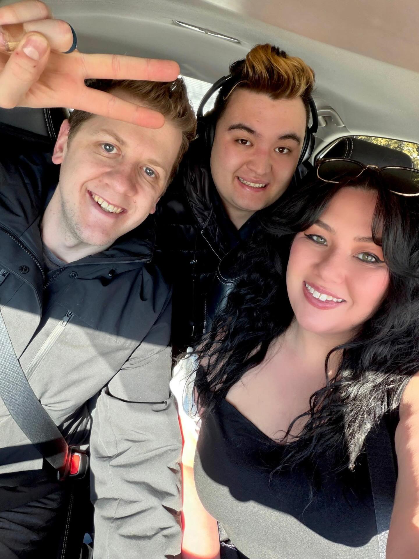 It’s the perfect day to spend with my sister and brother in law. To just be around her, laugh, eat, joke, shop….
Happy Sunday guys!!