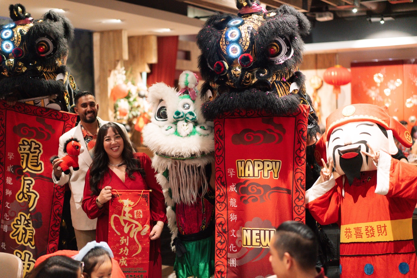 Our FIFTH Lunar New Year Party—truly our best yet! 🏮✨
We took over Dynasty in Orange for a full restaurant buyout and brought together our amazing Reframe Closed Client Community to celebrate.
Highlights from the night:
• Lion dance performance by @qingweiusa (always a crowd favorite!)
• Hong Baos (red packets) for every guest, each with a thank you note and a Lunar New Year scratcher—some lucky winners took home cash!
• Special LNY-themed drinks paired with a stacked menu from Dynasty 🍹🥢
• An Asian candy bar (with takeout boxes, of course) so everyone left with something sweet.
We’ve grown Reframe to $100M in sales thanks to your trust and referrals. This party is just a small way to bring the love back to YOU—our incredible clients and friends.
Cheers to more milestones, more celebrations, and more community in 2026! 🥂❤️