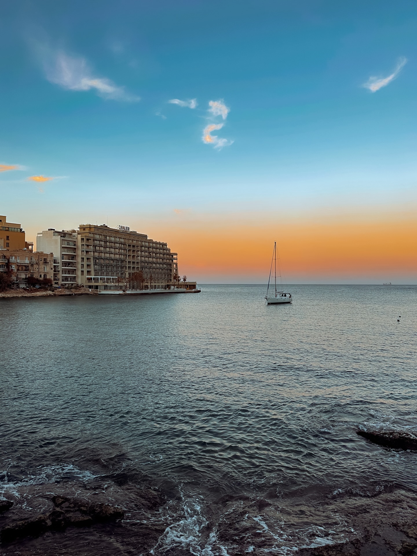 F e b r u a r y m a n t r a: 🇵🇱🇲🇹
S l o w d o w n.
B r e a t h e d e e p l y.
D r i n k t h e c o f f e e.
S t e p a w a y f o r a m o m e n t.
R e t u r n i n g s o o n.