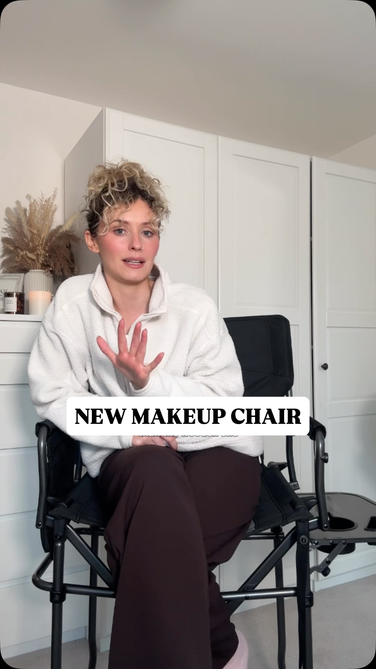 If you’d like the link to this on Amazon comment “chair” and I’ll send it your way 😘
Wedding season ready with this bad boyyy
#thelifeofamakeupartist #makeupartistvlog #makeupchair
Makeup artist chair
Hertfordshire makeup artist