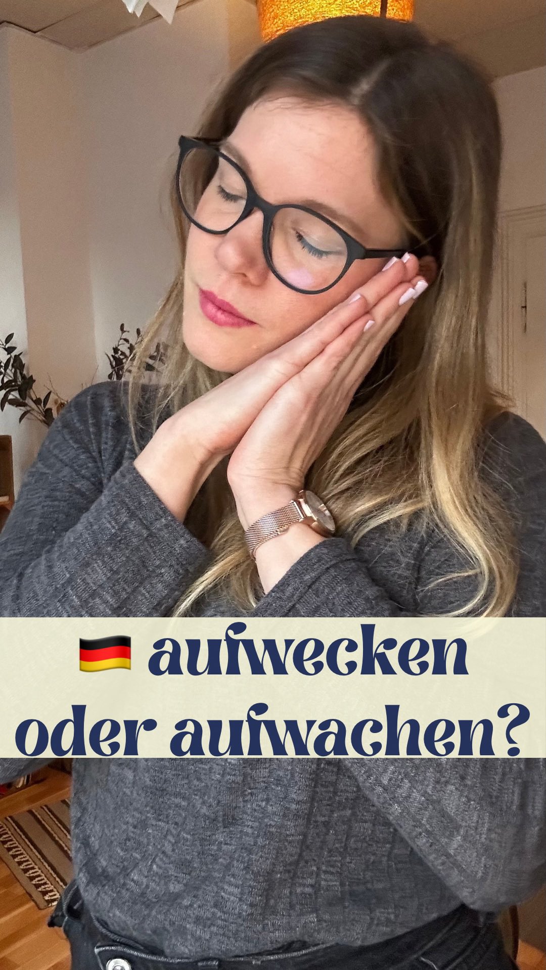 🌞🇩🇪 „Aufwachen“ oder „aufwecken“ – kennst du den Unterschied? 🤔
Viele Deutschlernende verwechseln diese Verben, aber keine Sorge – hier ist die einfache Erklärung:
„aufwecken“ – Jemand macht eine andere Person wach. (Akkusativ)
🐱 „Meine Katze weckt mich jeden Morgen auf!“
🔔 „Mein Wecker weckt mich um 6 Uhr auf.“
„aufwachen“ – Man wird von alleine oder durch etwas wach.
😴 „Ich wache jeden Morgen um 6 Uhr auf.“
🙀 „Heute bin ich wegen meiner Katze früher aufgewacht!“
Jetzt bist du dran! ✍️ Schreib dein eigenes Beispiel in die Kommentare! ⬇️
Liebe Grüße
Deine Deutschlehrerin
Verenita
🖤❤️💛
#Deutschlernen #Deutschkurs #deutschb2 #deutschb1 #deutschc1