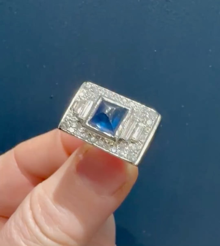 Monday blues of the Art Deco kind. 💙
Wonderful sapphire and diamond odeonesque cocktail ring just launched on our website.
French platinum import marks circa 1935
Full details on the website
🔗in bio
#mondayblues #artdecojewelry #newarrivals #cocktailring #ringoftheday