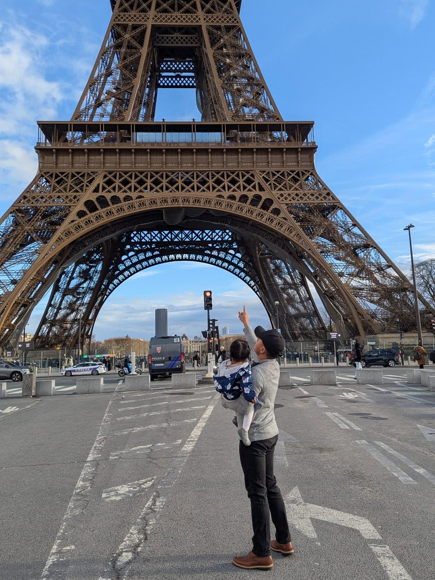 ParisTayoTour: Thanks to this young family from California for making me a part of their first trip to Paris. How to beat jetlag? Walking tour agad. 😉
#paristayotours #pinayguideparis #parisforpinoys #globalpinoys #pinoyprivatetourparis