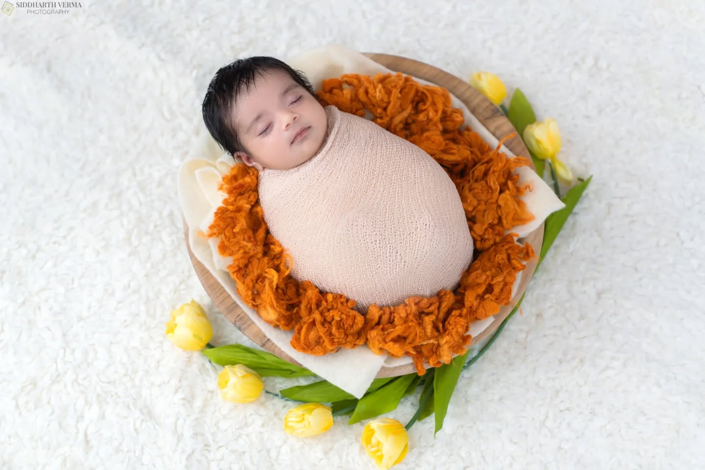 Stop scrolling… this is what pure love looks like. 🤍
Tiny fingers, peaceful dreams, and a moment parents wish they could freeze forever. Capturing newborn magic through cozy home photoshoots in Delhi NCR.
#newbornphotography #newbornphotoshoot #babyphotography #delhimoms #gurgaonmoms