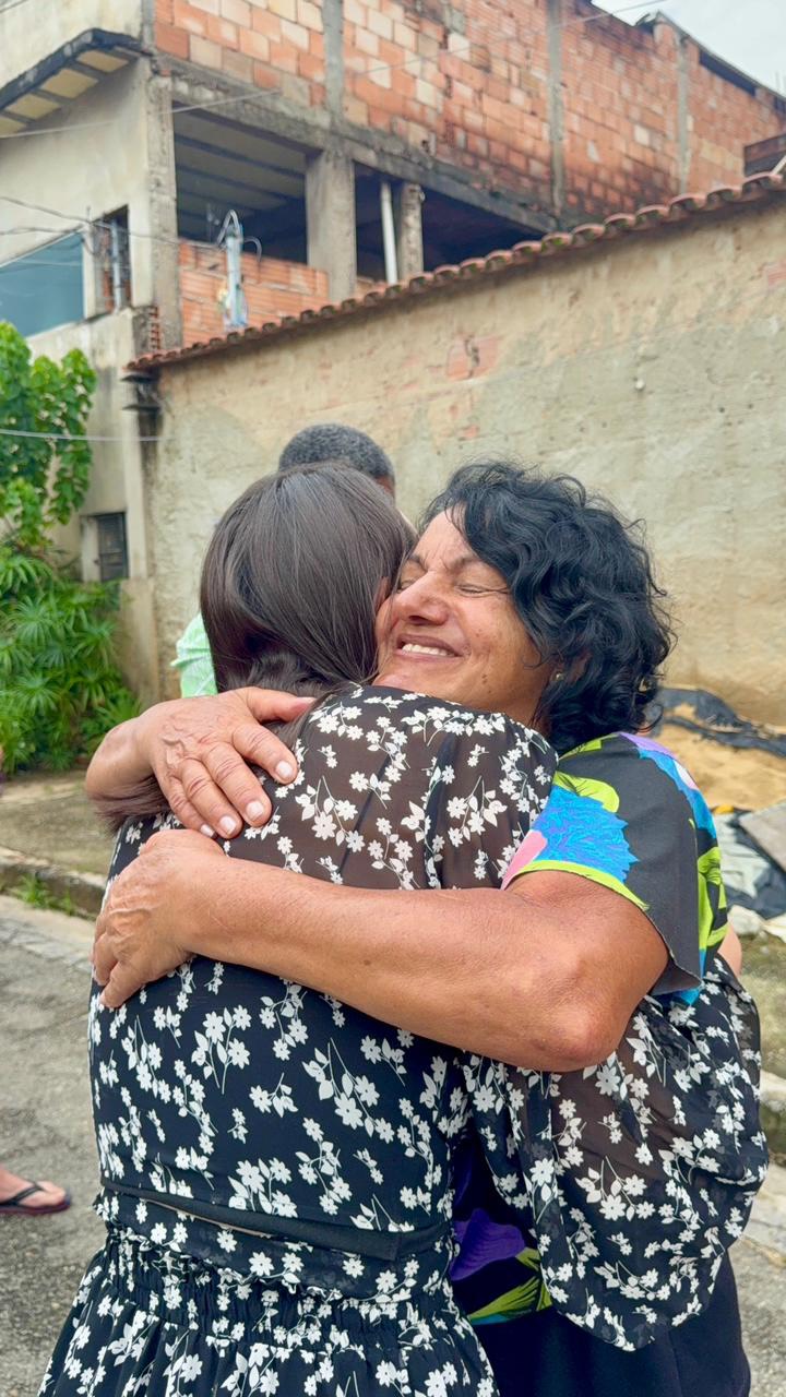 Política se faz olho no olho, ouvindo vocês porta a porta! Sigo com presença, escuta e compromisso. 💜
#VozqueRepresentaAçãoqueTransforma