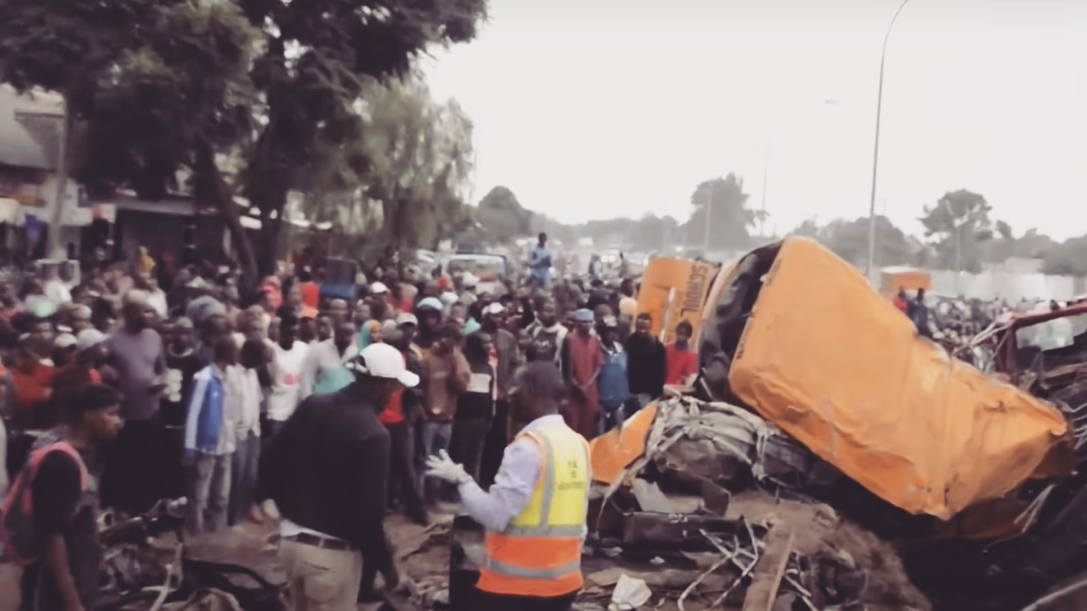 Le 24 février, un accident à Arusha, en Tanzanie, a fait 25 morts et 21 blessés, dont mon épouse, Joële Zeller. Dans cette tragédie, nous avons perdu 11 de nos principaux responsables en Afrique, en Europe et au Moyen-Orient. Par la grâce de Dieu, mon épouse se remet bien, mais cela prend du temps... Suite sur: https://www.jeunesse-en-mission.ch/fr/blog
On February 24, an accident in Arusha, Tanzania, killed 25 people and injured 21, including my wife, Joële Zeller. In this tragedy, we lost 11 of our key leaders in Africa, Europe and the Middle East. By God's grace, my wife is recovering well, but it takes time. To be continued on: https://www.jeunesse-en-mission.ch/blog