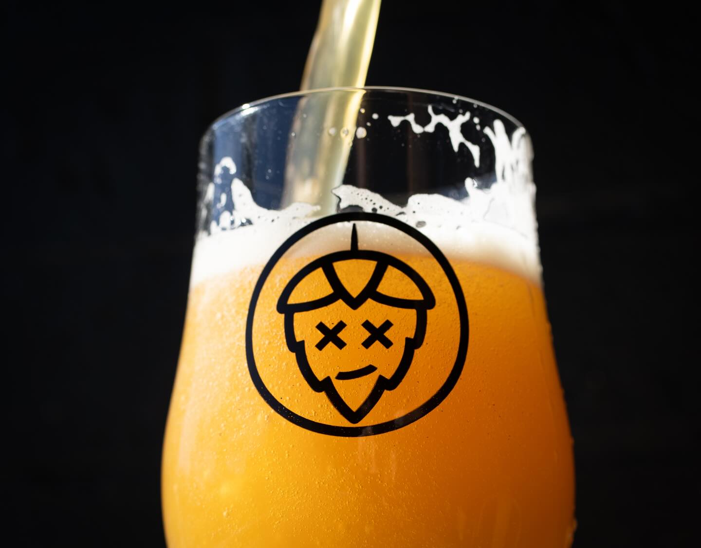 . . . n o w t a p p e d . . .
SEVEN - DOUBLE NEIPA 8.5%
Solid orange in colour with an opaque haze, bright white head and slight straw highlights.
A punchy citrus and tropical fruit aromas are
joined by a soft oat character.
Very full-bodied with a low level bitterness and creamy oat sweetness.
Dry hopped with El Dorado, Taiheke + Citra.
#Seven #doubleneipa #wildhopbeer
#beerporn #perthbeersnobs