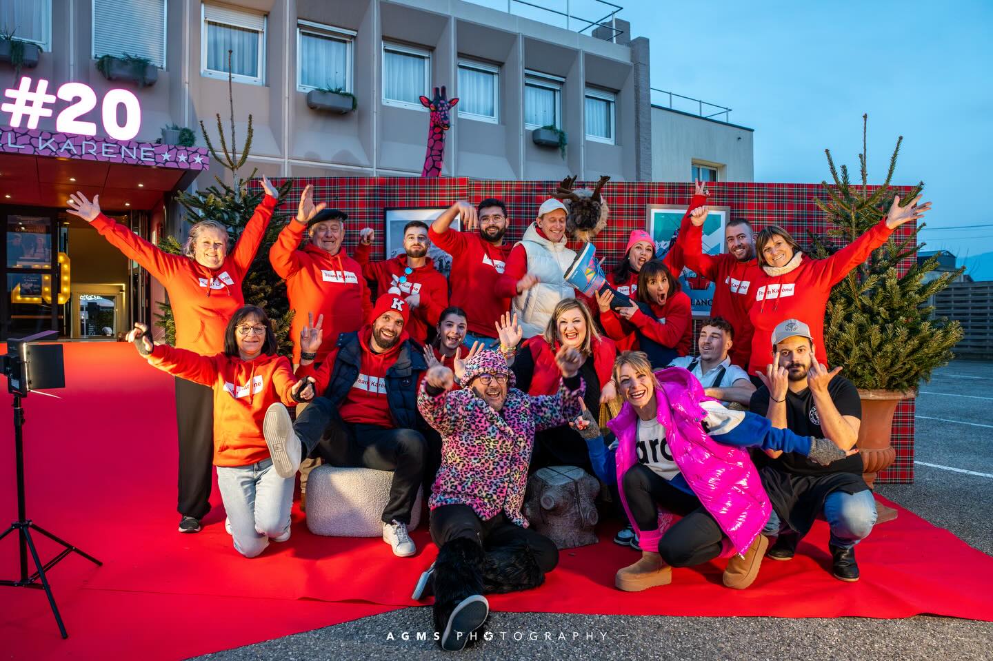 🔥RETOUR EN IMAGES–SOIRÉE D’APRÈS SKI🔥
🎿Quelle soirée incroyable…
Des rires, de la musique, des verres levés, de la bonne humeur et surtout… VOUS 🫶
Je voulais simplement vous dire MERCI🙏
Merci pour votre fidélité.
Merci pour votre énergie.
Merci de faire vivre l’hôtel comme vous le faites.
Cette 1ére Soirée des 20Ans, c’était notre façon de vous remercier…
Mais en réalité, c’est vous qui rendez ces moments aussi beaux 🤩
Vous êtes au top, ne changez rien ❤️🩷
Je vous laisse revivre tout ça en photos 📸👇
Lien dans notre BIO ⬆️
(Taguez-vous, Taguez nous,partagez, et surtout gardez cette belle énergie 🔥!)
#ApresSki #Merci #Fidélité #HotelKarene #kareneloveyou
📸 @agmsphotography