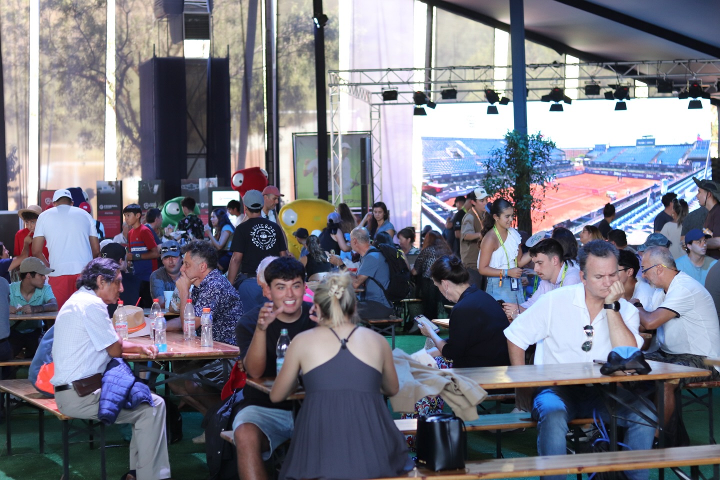 ¡Qué bien lo hemos pasado! 🫶🏻🎾
¿Lo mejor de la semana? Disfrutar del mejor tenis junto a ustedes en el Bci Seguros ChileOpen 2026.
#BciSegurosChileOpen #ViviendoCadaPunto