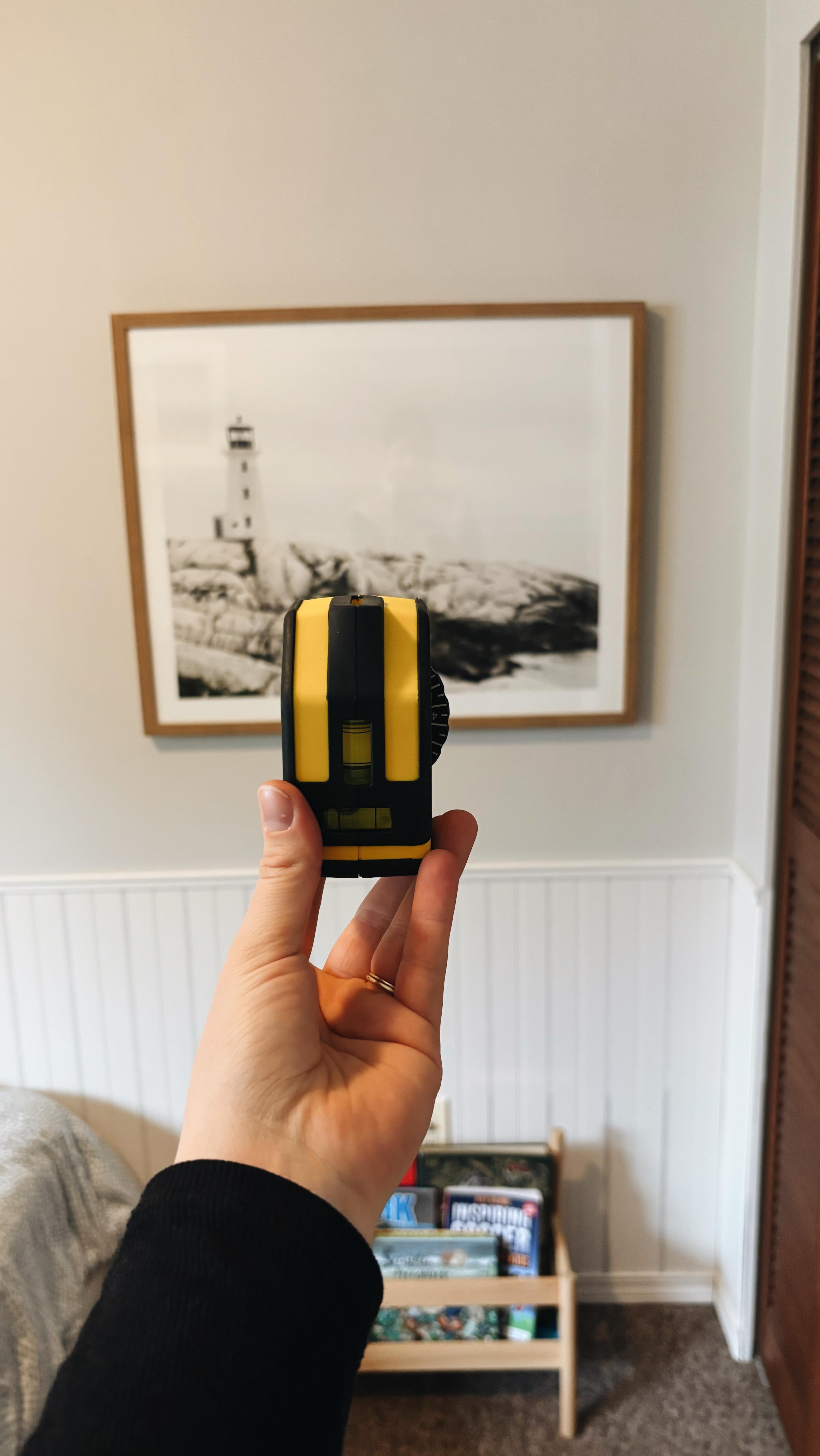 I have a new found love for laser levels. It saves me so much stress and time during every install! I don’t know why I went so long without one.
#interiordesign #abidehomestyling #fraservalleydesign #interiorstyling #homedecor