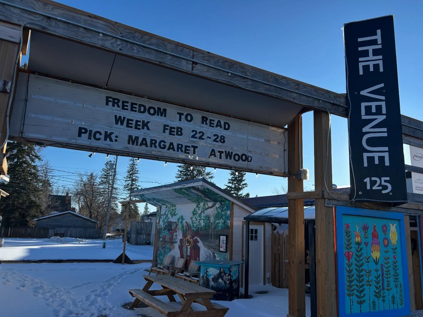This Freedom to Read Week don't forget how lucky we are to have access to so many perspectives and experiences that challenge our ways of thinking and knowing! Suggestions? Yes! @therealmargaretatwood
#freedomtoreadweek2026 #readbannedbooks #challengeyourmind