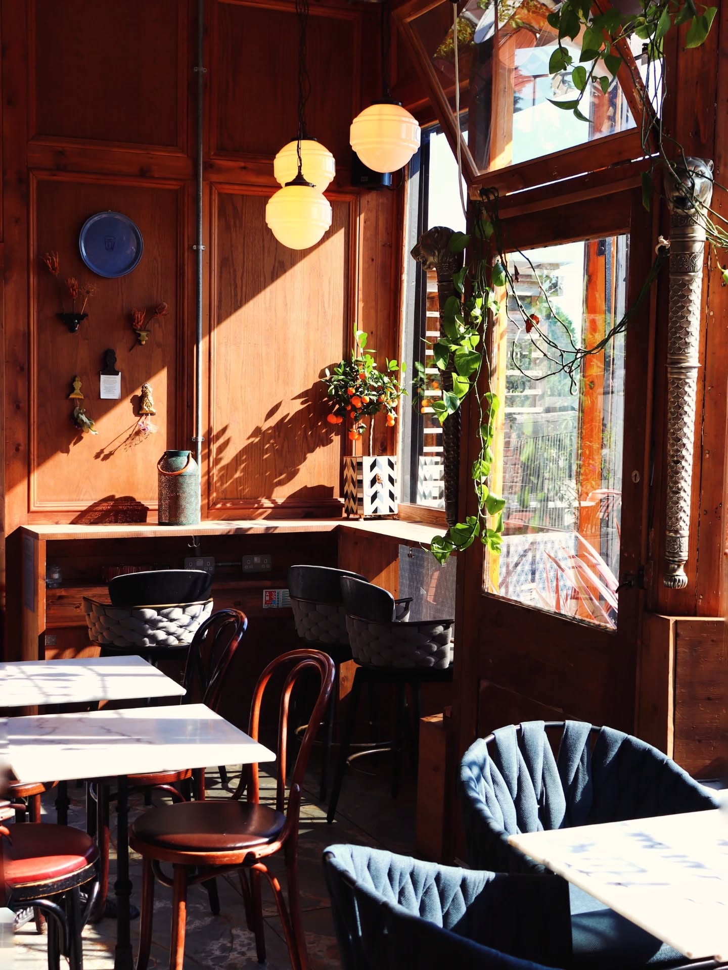 For the first time this year we switched the heaters off in the coffee shop, swung open the doors and even enjoyed alfresco dining in the sunshine ☀️☀️.... Then someone started singing in the shower and made it rain again. Go on, who was it? 😆
.
Cannot wait for long warm evenings and alfresco sipping.
.
Thursday 9am-9pm
Friday 9am-10pm
Saturday 9am-10pm
Sunday 9am-8pm
#coffeeshop #altrincham #Manchester #vintageinteriors #vintagedecor