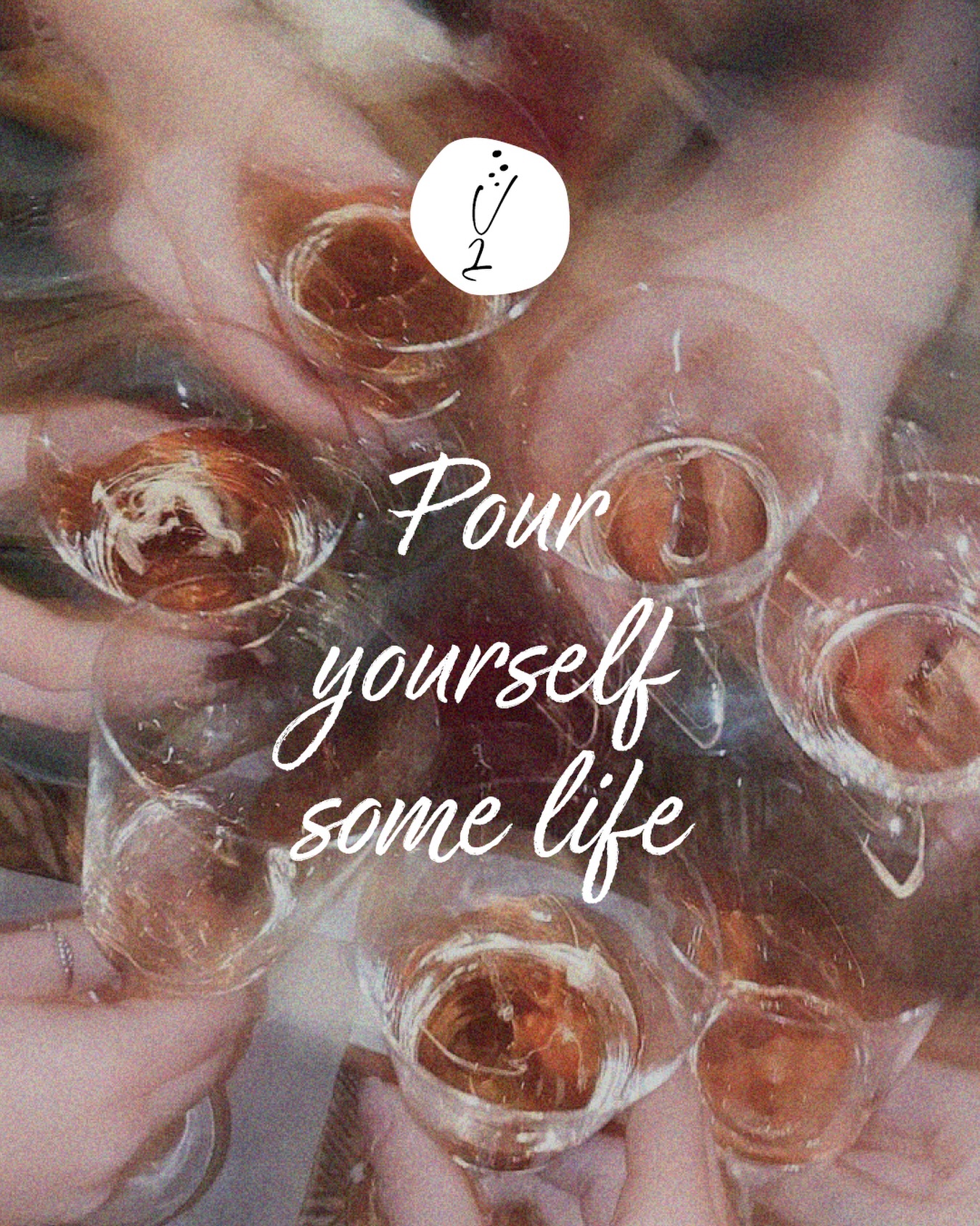 Pour yourself some life, one sparkling moment at a time.🥂✨
#VieDeRêve #CelebrateLife #SparklingMoments