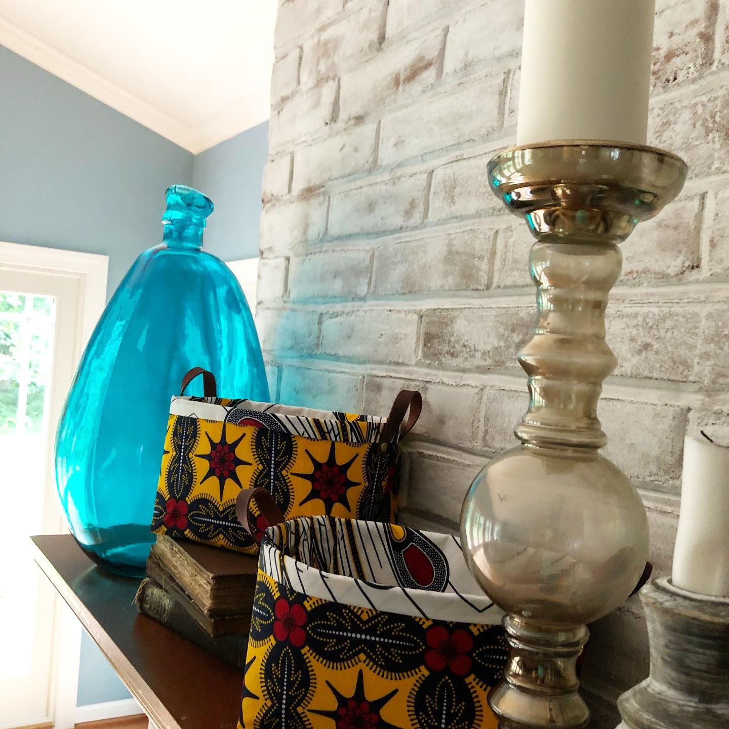 A Tisket a Tasket another Fat Quarter Basket 🤣 I love these things
#ITickleMyself
.
.
.
.
.
#soulofcloth, #africanfabrics, #africanprintfabric, #africanamericanquilters, #quiltersofinstagram, #quiltersgonnaquilt, #makersspace, #makersvillage, #makersmarket, #quiltingfabric, #modernquilting, #quiltinglife, #quiltingkeepsmesane, #craftingismytherapy, #bagpattern, #bagmaking, #baglovers, #sewingbags, #sewingroom, #sewingprojects, #sewingaddict, #sewinglife