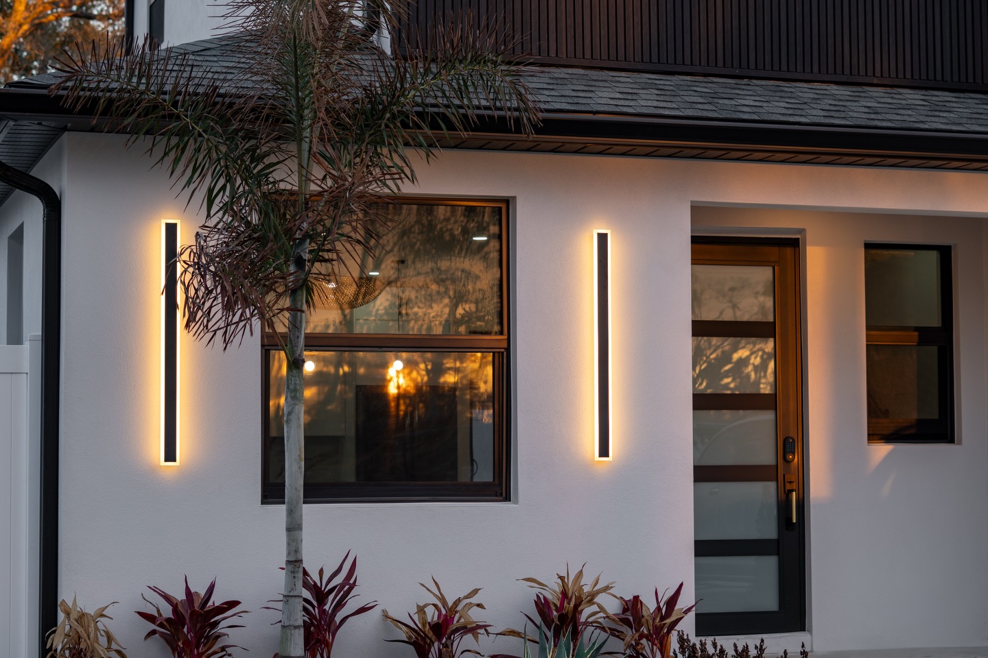 At Cardosa Development, we don’t build builder grade or cookie cutter homes. Every finish in this home was chosen with intention. From the exterior architectural lines to the custom lighting, warm wood textures, stone surfaces, and detailed cabinetry, every element was thoughtfully designed.
This home is officially complete and now on the market. 🏡
One of several now available, with more on the way.
Built from the ground up by @cardosadevelopment where craftsmanship, detail, and quality come first.
Interested in a private showing? DM us.
Ready to build something of your own? Comment “PROJECT” and let’s talk.
#CardosaDevelopment #CustomHomes #NewConstruction #HomeBuilder #TampaRealEstate