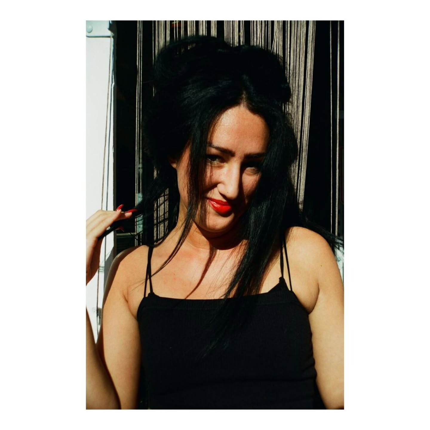 Model: @milica__ilic__ #analog #analogphotography #shootonfilm #kodakultramax400 #redlips