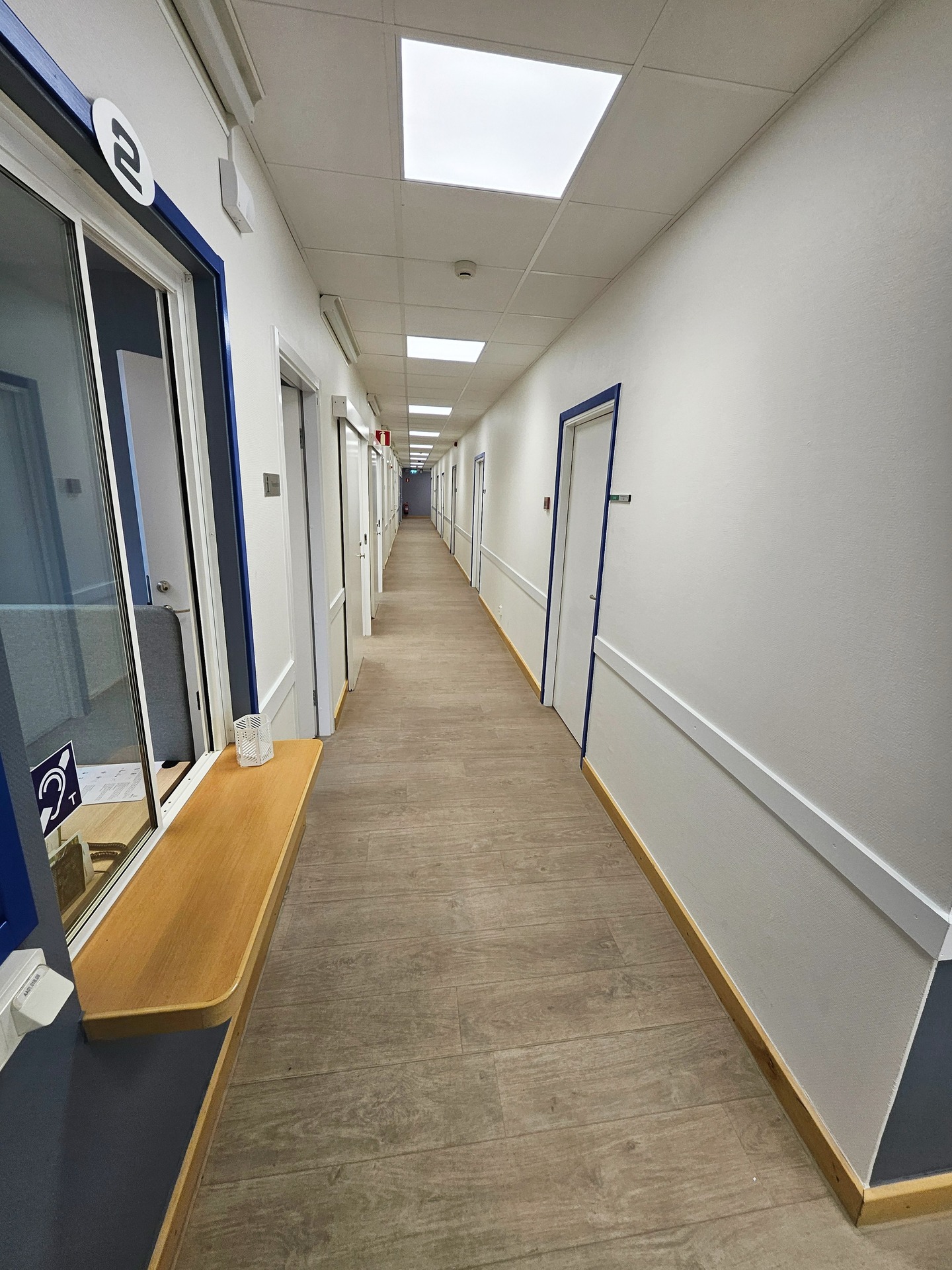 På Vårdcentralen Vital har vi på Öresunds Byggentreprenad utfört kontrastmarkeringar för att öka tillgängligheten och tryggheten för alla besökare.
Alla projekt är olika – och det är just variationen som gör vårt arbete både utvecklande och roligt. Vi är stolta över att få bidra till miljöer som är säkra och tillgängliga för alla.
#bygg #renovering #entreprenad #måla #totalentreprenad