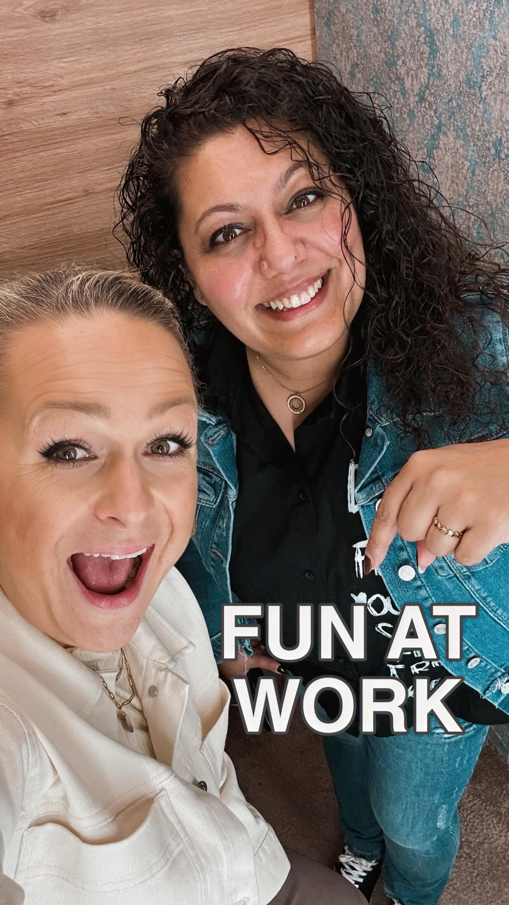 FUN AT WORK…oder für uns einfach nur ALLTAG😍
#lovewhatyoudo #fashion #modemitleidenschaft #connectedbyfashion #bystylez