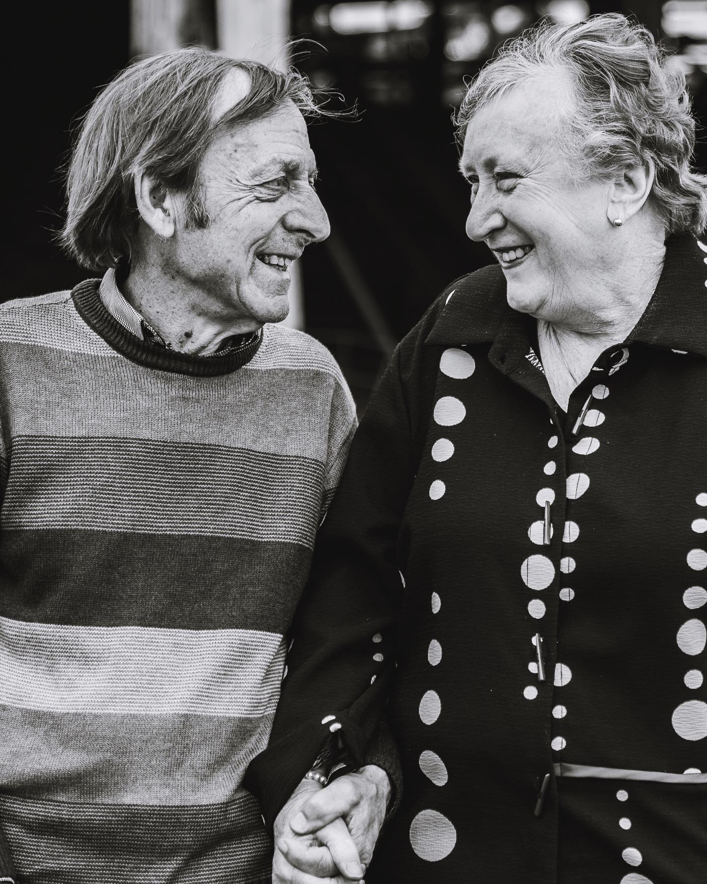 The whole family together on the family farm 🙌
This family shoot felt so special, wandering around the farm where the two brothers grew up and hearing all the stories of the mischief they got up to was very entertaining and made the whole place feel so special to capture 📸