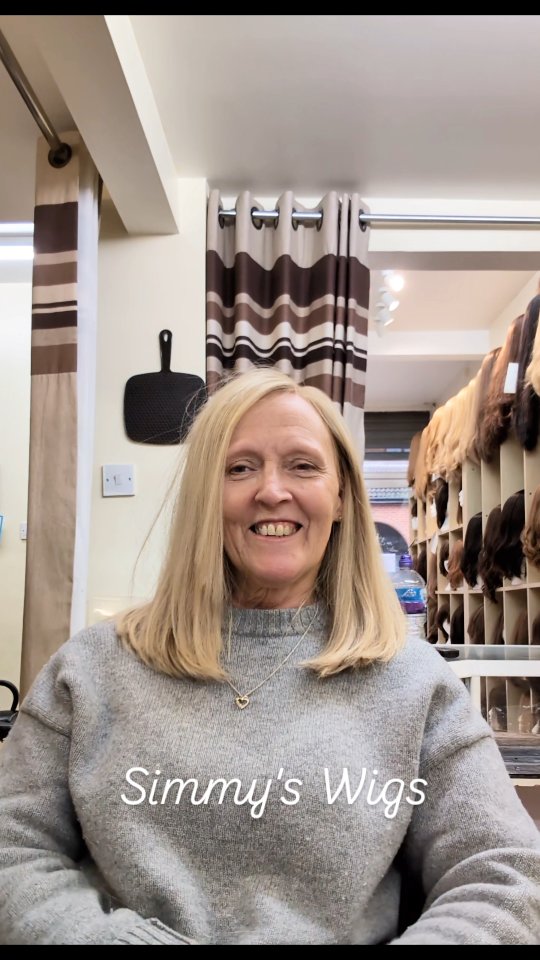 Absolutely stunning customer in her new @simmyswigs 😍
.
.
.
.
#wigs #lacewigs #hairtransformation #hairideas #london