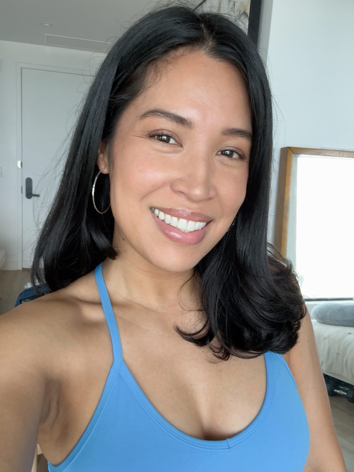 Hiiiii- I’m alive. Finally a moment to feel good in my skin ✨ #currentselfies