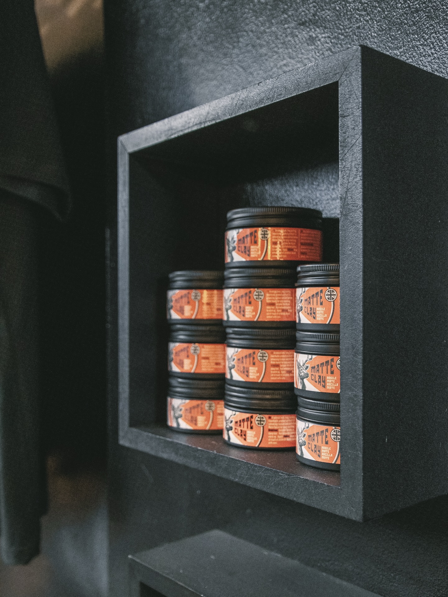 Matte Clay vs Sea Salt Cream – which one’s your pick?
Matte Clay – Strong hold, low shine, perfect for textured, structured styles that last all day.
Sea Salt Cream – Lighter hold, natural finish, ideal for messy, beachy, effortless looks.
Our ‘go to’ is the Matte Clay, but both are available right here in the barbershop – come in and find your perfect finish!
@darkstagbarbertools
#royalsbarbershop #barbershoproyals #darkstagbarbertools