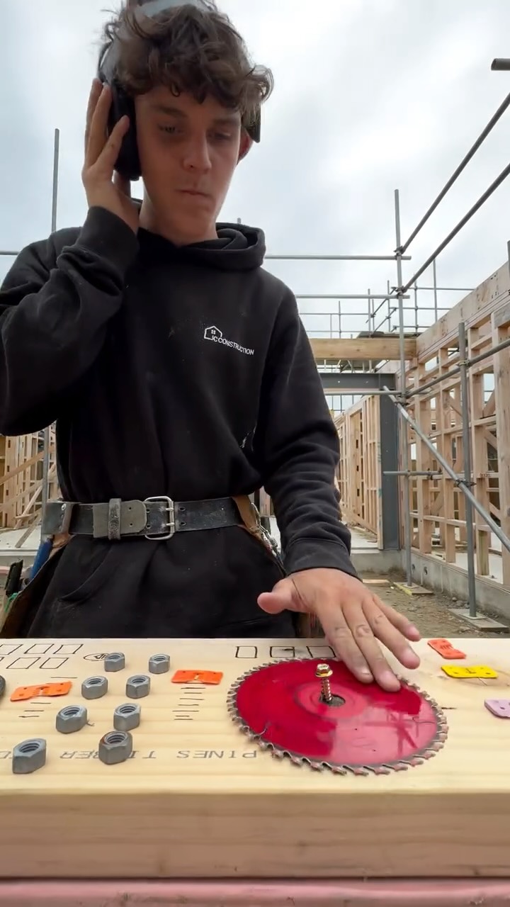 Jesse building a deck? Naaaaaaaah…
Jesse on the decks 🎧💃🕺
Who needs an @electricavenuefestival ticket anyway 🎫
We’ve got our own festival on site 🤣
#jcconstruction #christchurchnz #electricavenue #housemusic #tradielife