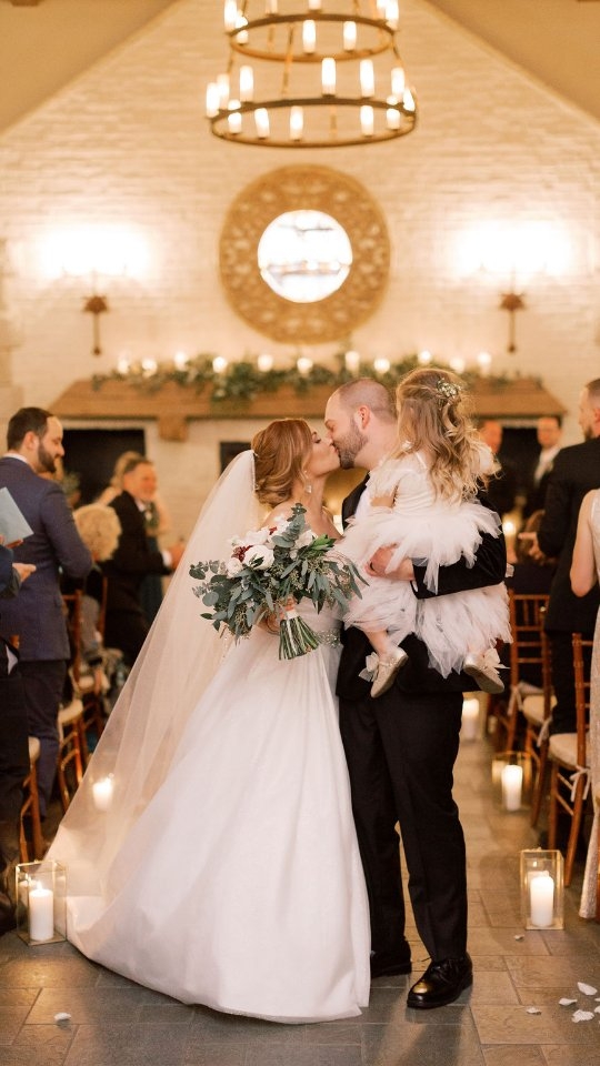 Who doesn’t love a warm & cozy candle lighting?? We sure do!! 🥰 check out all of our lanterns on the site or ask for a FREE showroom visit! #weddingdecor #virginia #vaweddingdecor