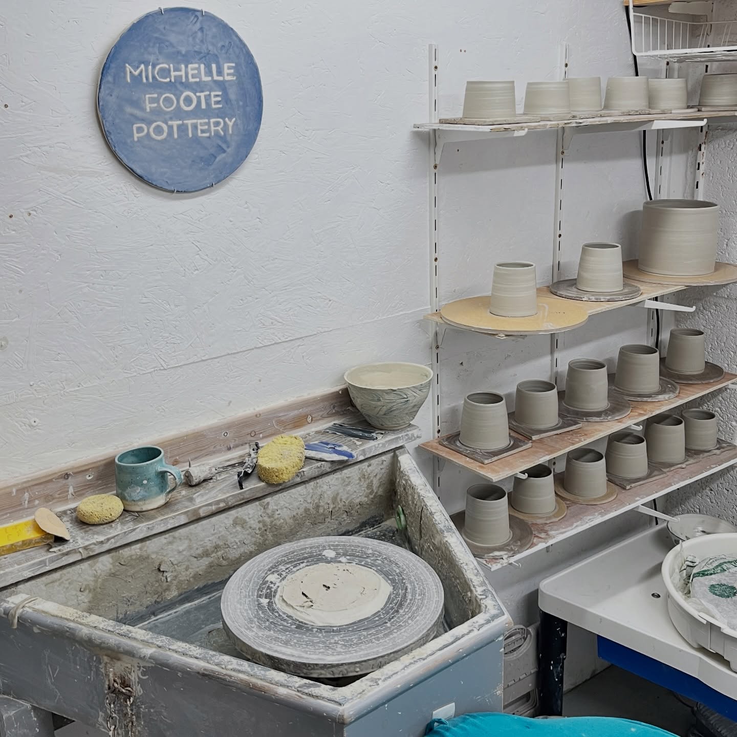 A great start to the week - a lovely throwing session preceded by a scamper over The Towans with Barnaby 🤗
.
.
.
.
#mugthrowing #mondaymugs #potterystudio #leachkickwheel #pottersofınstagram