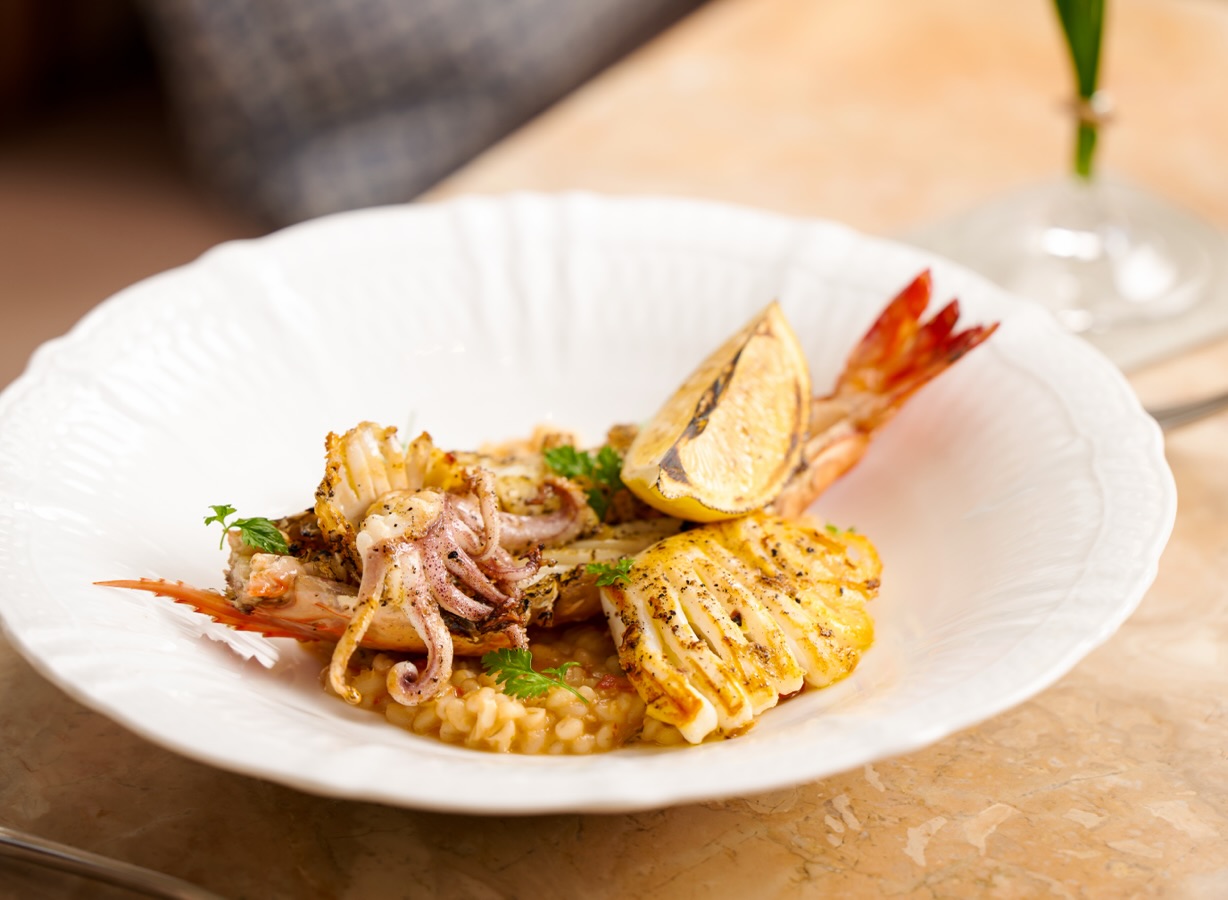 Medora x HK Restaurant Week ✨🍴
From today until 5 April, book us via @diningcity_hong_kong for a specially curated dinner tasting menu, featuring our favourites like Sweet Shrimp Crudo🦐, Grilled King Prawn & Squid Risotto🔥, and more!
The highlight? End with a choice of @lizandtori_hk gelato for that perfect, satisfying finish. 🍨💫
To Book 📲
Register as a member via the DiningCity App or website. Secure your table now. Spaces are limited!⏳
You may also view our latest menu offerings on our official website.
☎️ +852 2711 8088
🌐 www.medora.hk
📍G/F, 111 Wellington St, Central
#medorahk #chefvickycheng #鄭永麒