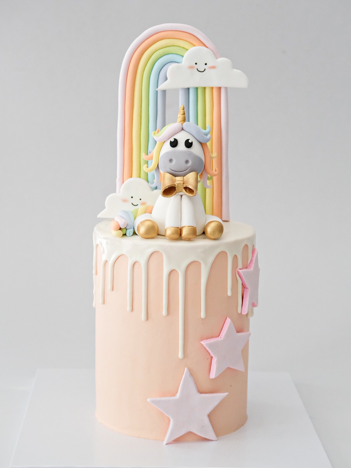 UNICORN ๐ฆ
I never get tired of making this cake , if la la land was a cake this would be it ๐ฅฐ
#unicorncake #birthdaycake #customcakes #onlinebakery
