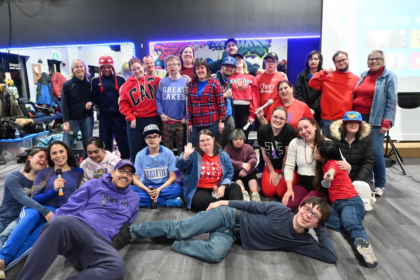 Karaoke Dance Party @fiercenfitboxing !
#aplaceforall #fiercenfitboxing #specialneedsboxing #fetterfitness #dominospizza🍕