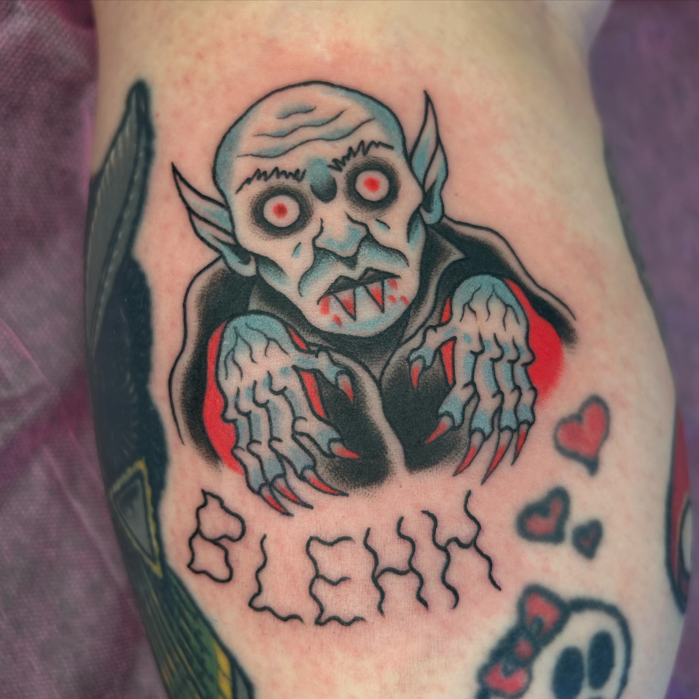 🩸 If you know of or suspect anyone of being a vampire, please let me know as I am always seeking to become one, thank you. 🤣 Thank you Ginger for getting this from me! 🖤
.
.
.
#nosferatu #vampiretattoo #traditionaltattoo #pghtattooer #pittsburghtattooartist