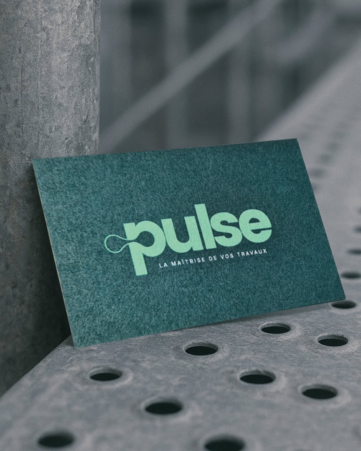 NAMING / BRANDING pour @pulse_projet
_Recherche et propositions de noms
_Création de la charte graphique : logo / logomarque / motifs / icônes / typos et set de couleurs
_Réalisation des supports de communication : carte de visite / signature de mails / bandeaux réseaux sociaux / bâche et panneau
+ Site web pensé et réalisé par @studiotoutnu (aperçu slide 9). Merci pour ce beau travail qui fait honneur à l'identité visuelle
.
Je vous invite à découvrir le travail de Pulse et à contacter Aymeric si vous avez besoin d'aide pour vos projets extension et rénovation.
.
naming #branding #directionartistique #identitévisuelle #logo #chartegraphique art direction