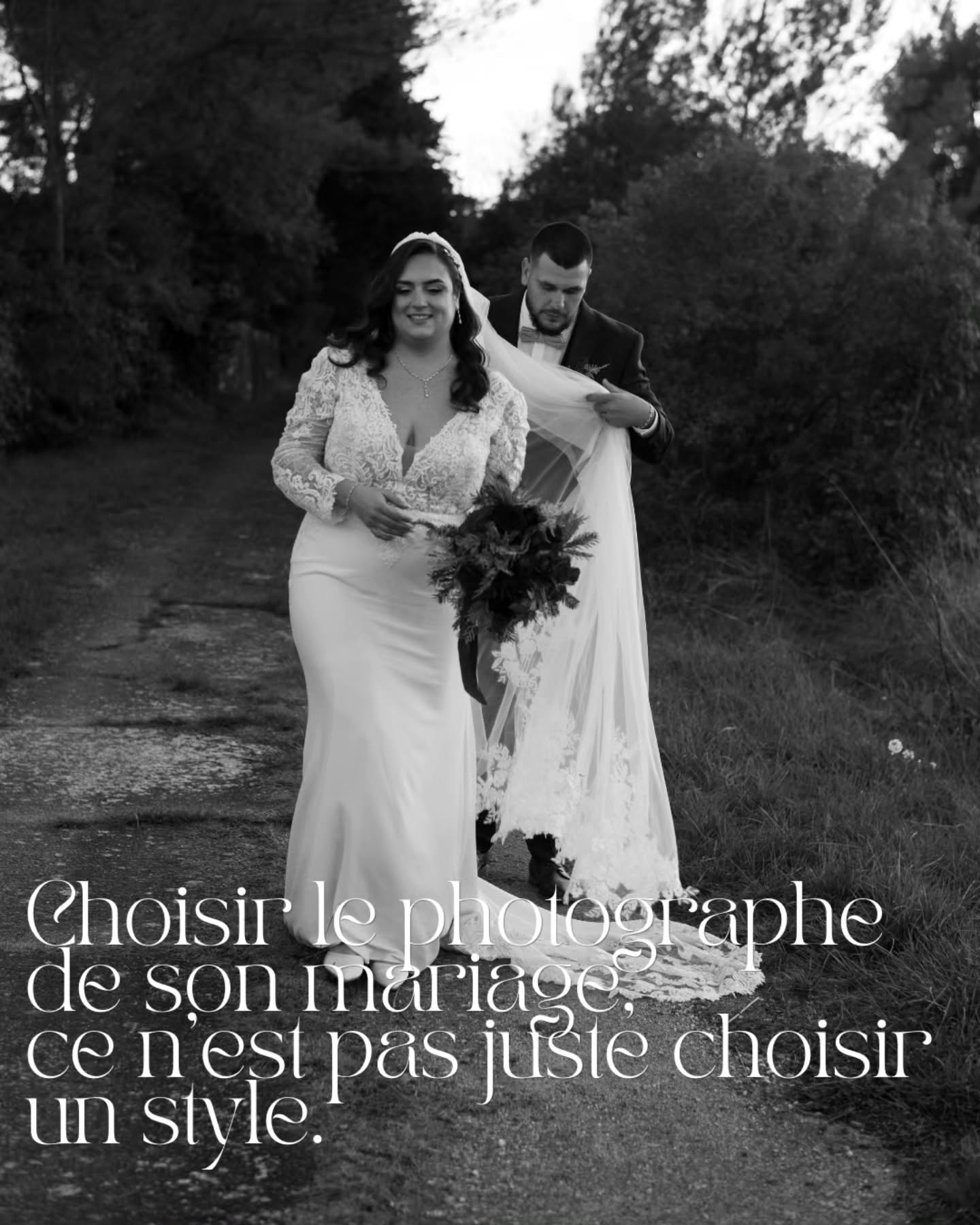 Choisir son photographe de mariage, ce n’est pas juste choisir un style.
C’est choisir une présence pour l’une des journées les plus importantes de sa vie.
Le jour J, je suis là du matin jusqu’à la nuit.
Je vous aide à respirer quand le stress monte.
Je replace une mèche, je rassure une maman, je trouve un coin calme quand vous avez besoin de souffler.
Je vous guide sans vous figer.
Je fais partie de votre journée.
Je parle avec vos proches.
Je m’adapte aux imprévus.
Je me fonds dans l’ambiance… tout en étant toujours là au bon moment.
Mon rôle ne s’arrête pas à appuyer sur un déclencheur.
Il est de vous faire vivre une journée plus sereine, plus fluide, plus douce.
Et quand mes mariés me disent “On ne t’a presque pas vue… mais tu étais partout”, je sais que j’ai fait exactement ce qu’il fallait ✨