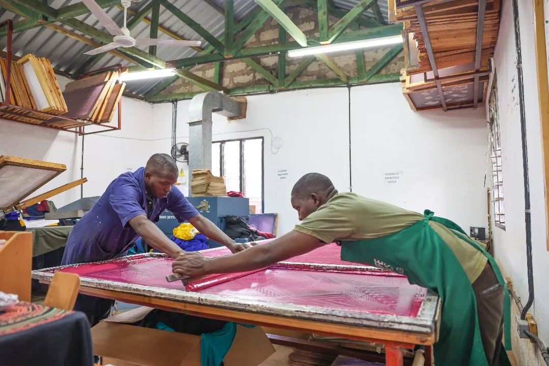 Ever wondered how those unique, eye-catching prints make it on your favourite tee, tanks or hoodie collection?
It all starts with our talented screenprinting team who bring every design to life using water based inks, a more eco-friendly choice that’s softer on fabric. The result is a beatiful crafted and unique print that last and tell a story.
Shoutout to the screen printing team making the magic happen every single day. Visit our shop at Nairobi Street Kitchen to see the prints up close and get one.
#wildlifeworks #screenprinting #wildprints #waterbasedink#lovenature💚