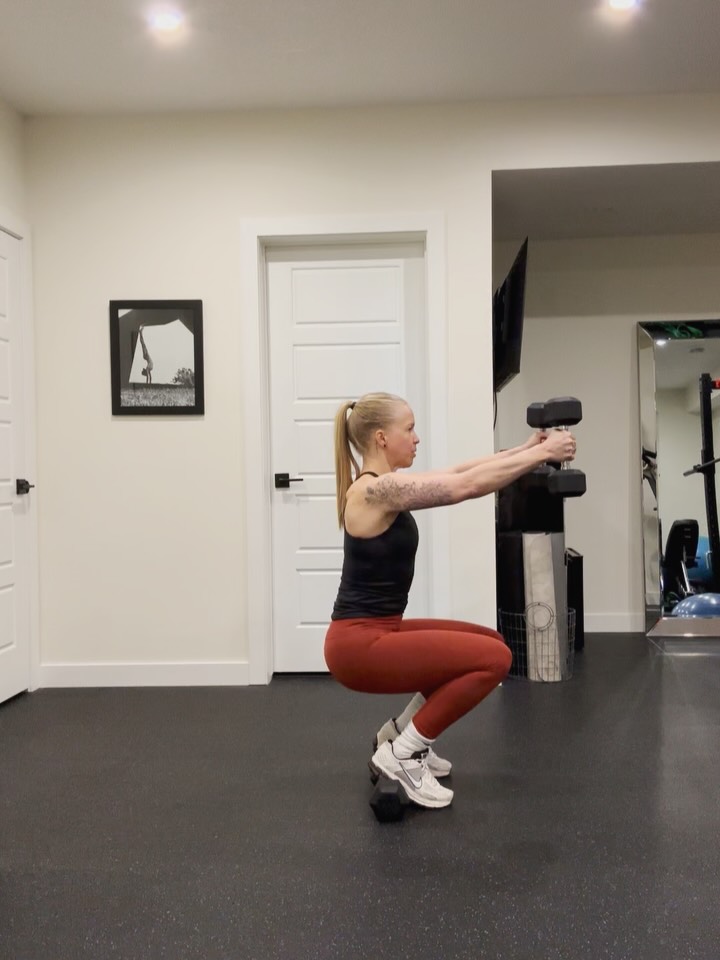 ✔️
#compoundmovement #legsandshoulders #athomewod #dumbbellsworkout #lungesandsquats