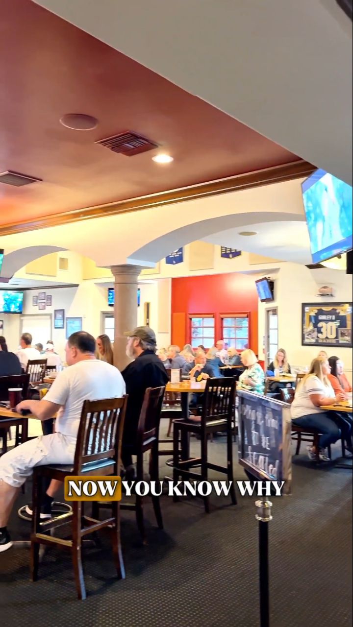 🔥 Appetizers that steal the spotlight at Clubhouse 66! 🔥
From crispy, tangy Calamari to the savory & zesty Bacon & Shrimp Tacos, and the bold, citrusy New York Aguachile—these are the bites everyone can’t stop talking about! 😋
Tag your foodie squad and make sure these favorites hit your table on your next visit! 🥂
#Clubhouse66 #GlendoraEats #FoodieFavorites #AppetizerGoals #FoodieLife GlendoraRestaurants