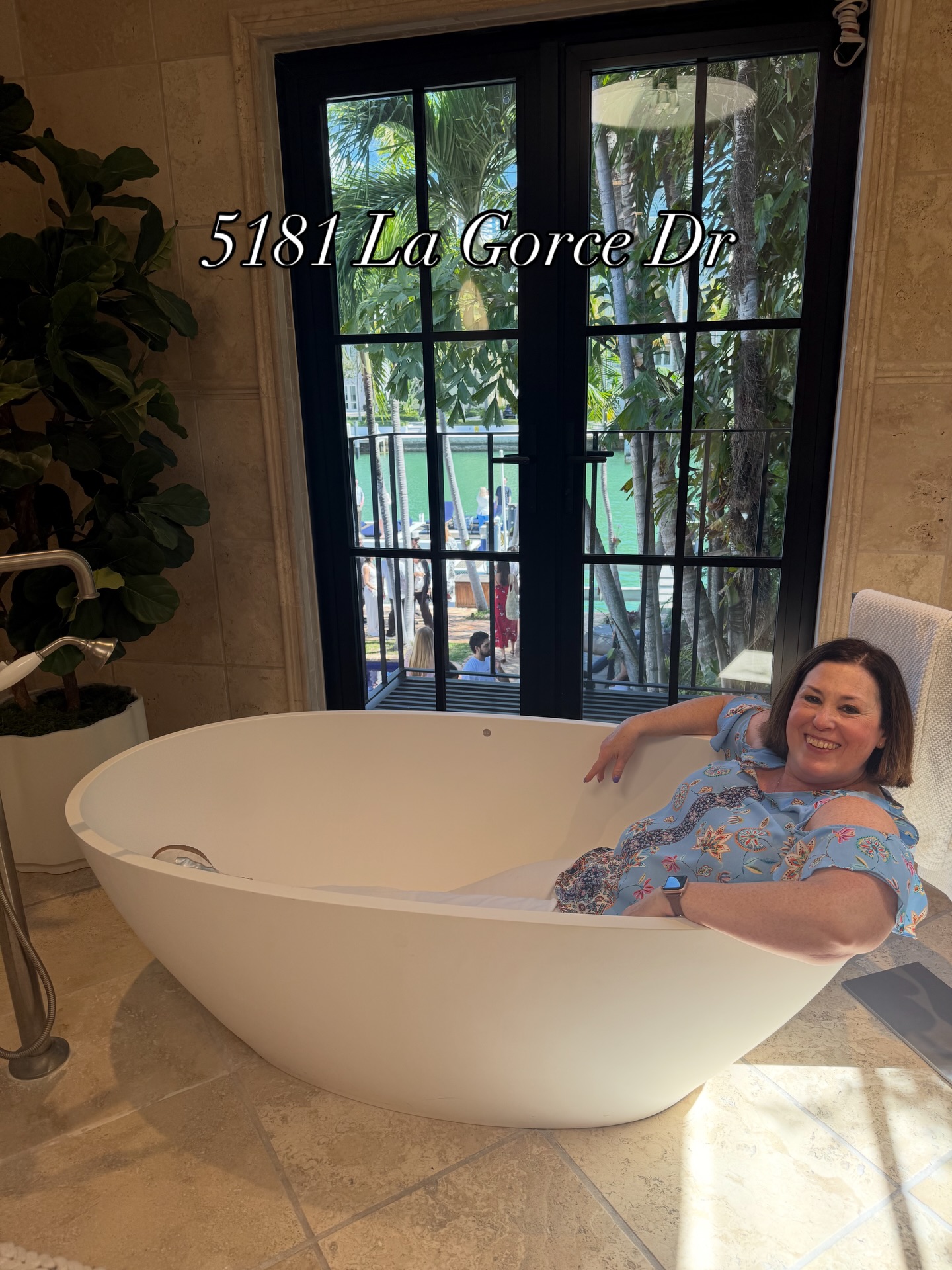 Tub Tuesday. Miami edition.
If a bathroom has this kind of energy, I’m climbing in. Fully clothed. No regrets.
Because let’s be honest…
A great soaking tub is not a feature. It’s a lifestyle decision.
Ocean views
Floor to ceiling glass
Statement stone
And the kind of natural light that makes you rethink your zip code
Chicago will always have my heart.
But Miami tubs? They are not playing around.
Property 1
6065 Pine Tree Dr. Miami Beach
Listing Agent: @nancybatchelorteam
Property 2
4701 Meridian Ave, Unit UPH21
Listing Agent: @alex_algarin
Property 3
1413 N Venetian Way
Listing Agent: @mattcranemiami
Which one are you claiming? 1, 2, or 3?
Miami luxury real estate | Miami condos | waterfront property Miami | luxury bathroom design | Tub Tuesday | real estate lifestyle