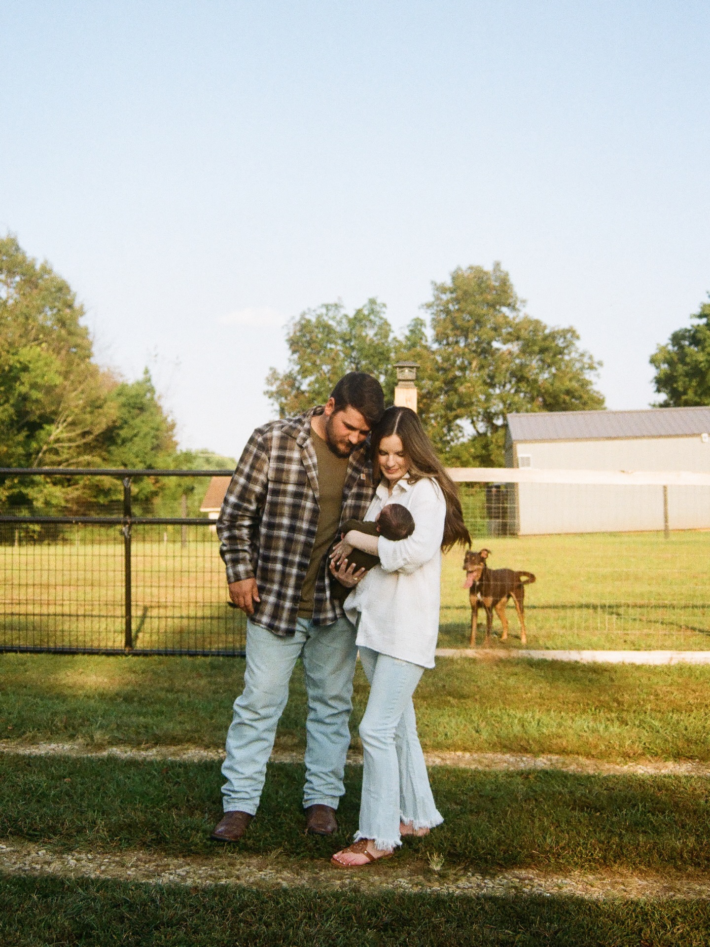 Cannot wait to see this bundle of cuties tonight for their annual family session 😭 we love wedding couples that transfer to family clients!!
This is a throwback from way back during baby McHalffey’s newborn session entirely on film 🎞️ (yes I offer only film sessions at a helllllaaaa good price 😉)