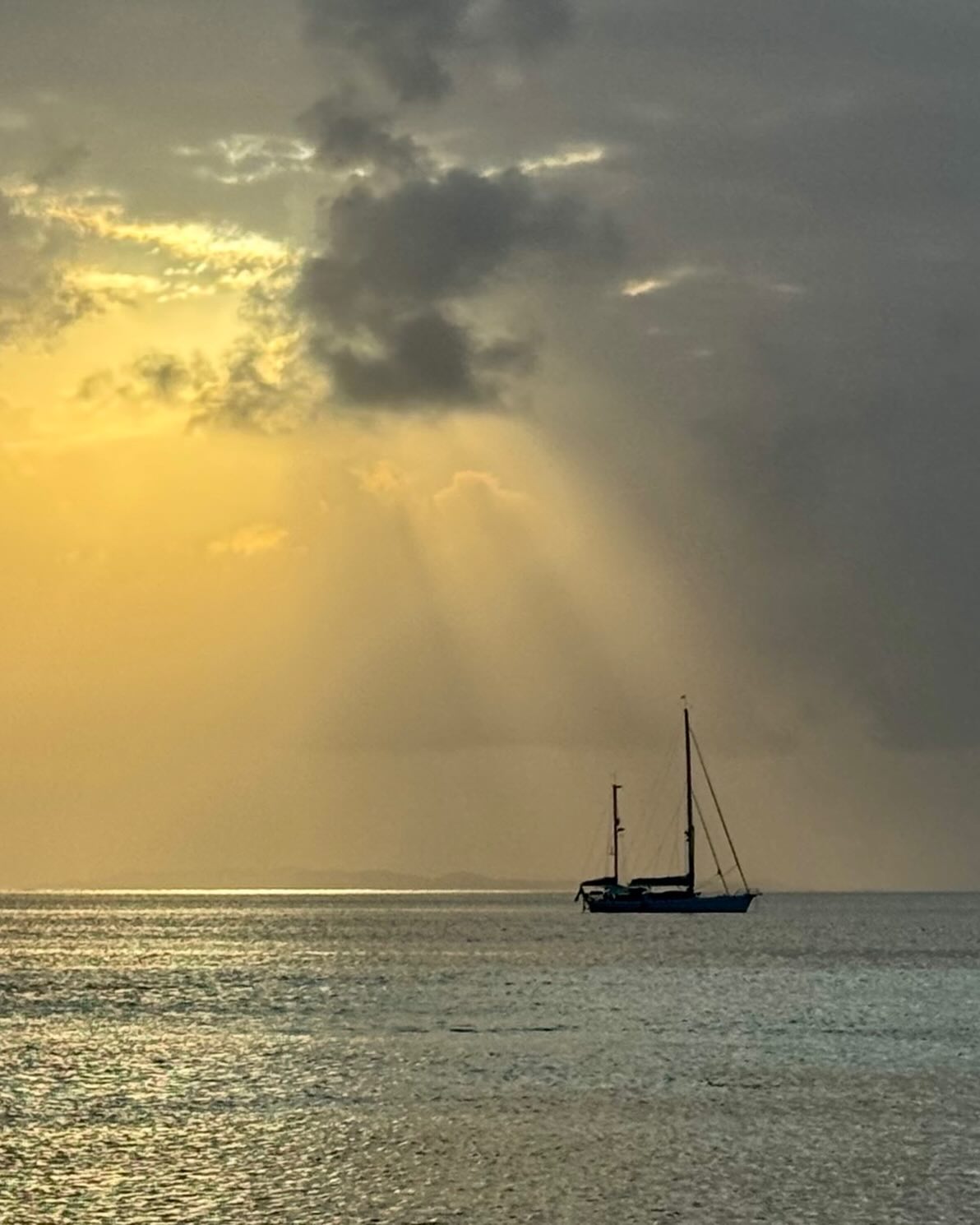 Saecwen looking mighty fine this evening
Another wonderful day in the San Blas Islands