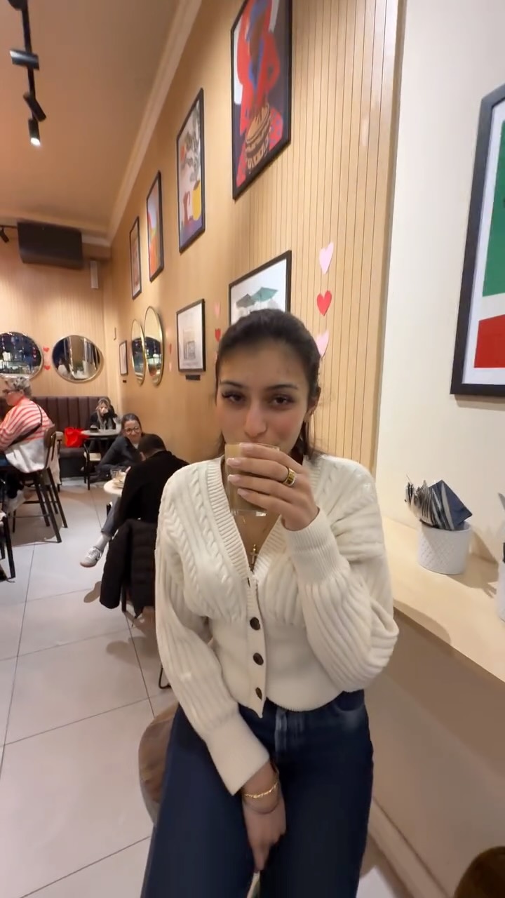 Make a flat white with us 😜☕️
#coffee #londoncoffeeshops #viralvideo #coffeemaking #amelialondon