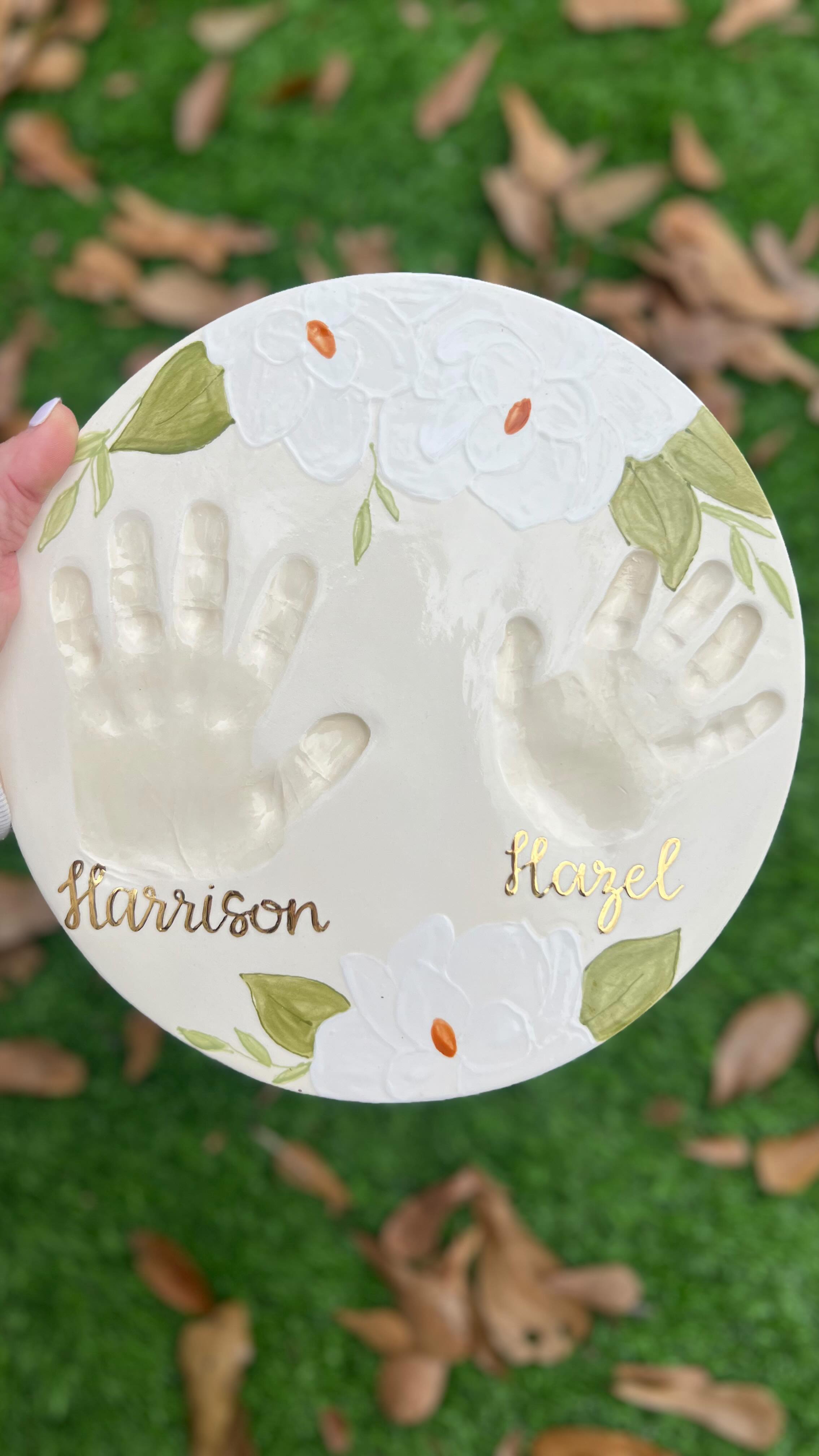 Love is BLOOMIN’- come capture your little loves in clay and add your favorite flower to your plate while you’re at it!
Pricing and the link to book is in the bio! Mother’s Day Deadline is MARCH 13th.