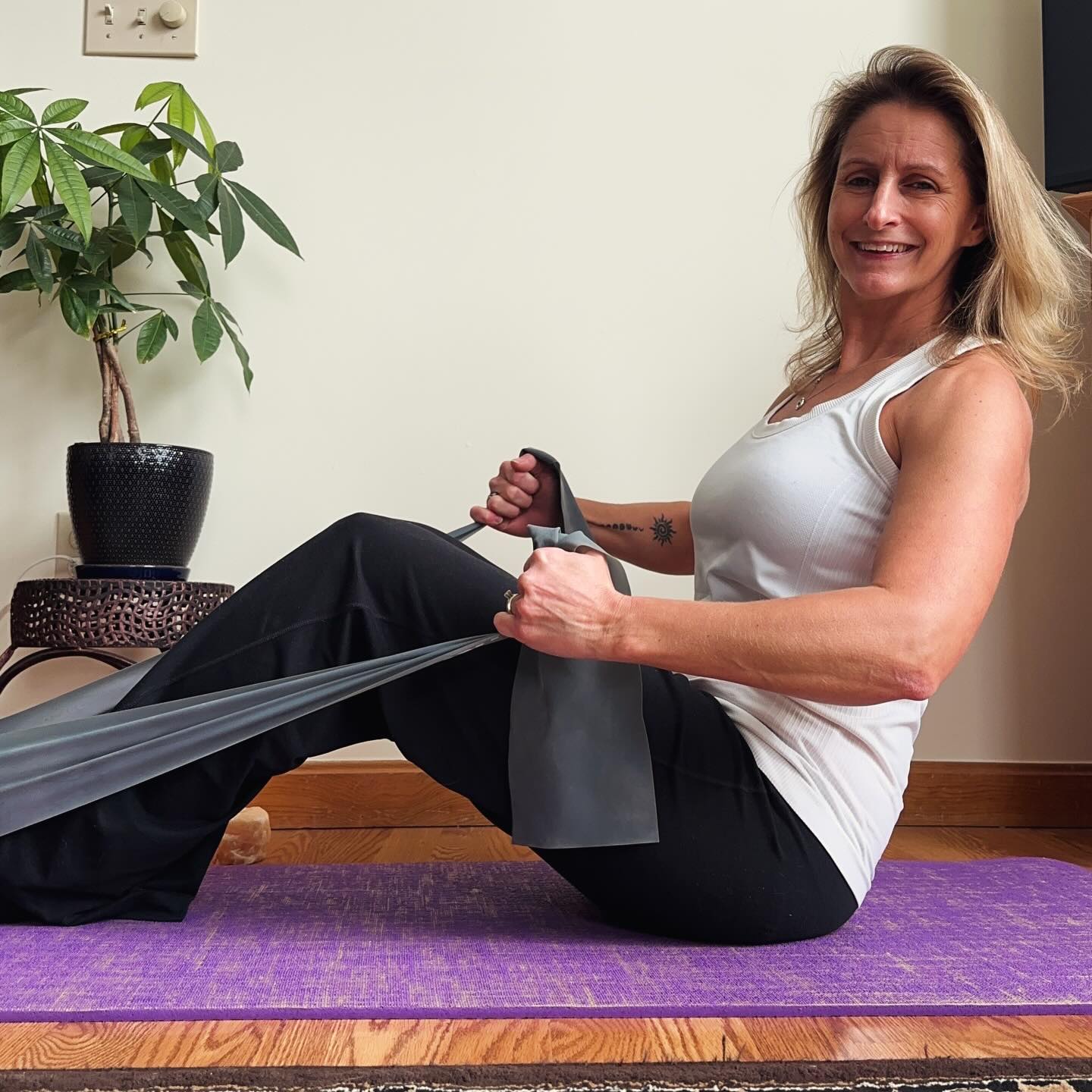 New Class! Pilates in a beautiful heated barn with alpacas peeking in? Yes, it does exist. Join Jen @jenspasturestopalmtrees for a 4-week beginner Pilates series starting March 4 at Lulu’s Barn on Westport Island. We’ll gently build core strength through breath, alignment, and mindful movement -perfect if you’re new to Pilates or ready to slow things down and reconnect with your body.
For more information and to sign up go to link in bio | Yoga in the barn tab.
#pilates #matpilates #corestrengthening #lulusbarn #westportisland