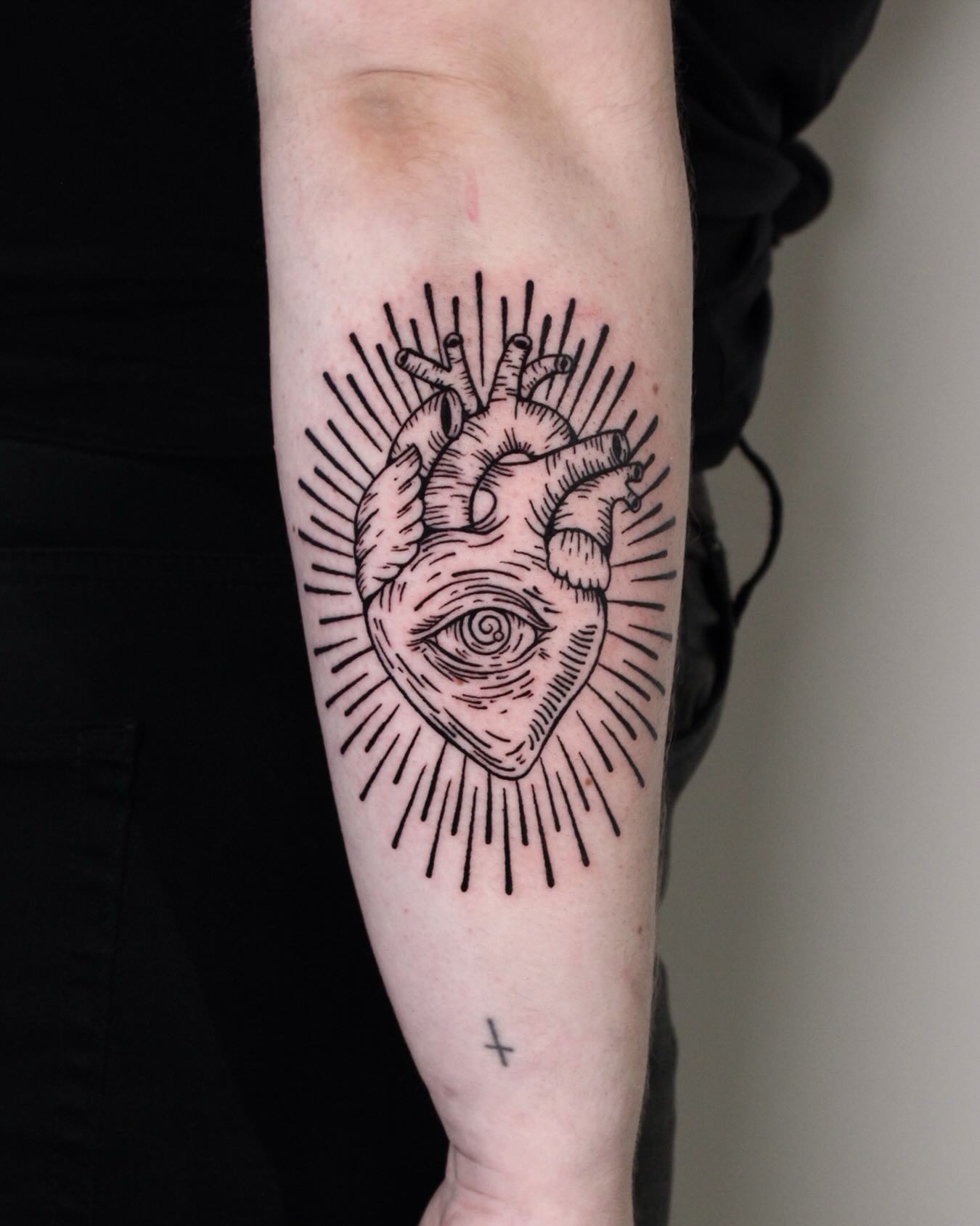 Anatomical heart for @_fuel_gremlin_a 🫀👁️
I’ve got a few spots available for April to tattoo. Hit me up if you want to get tattooed before the summer!