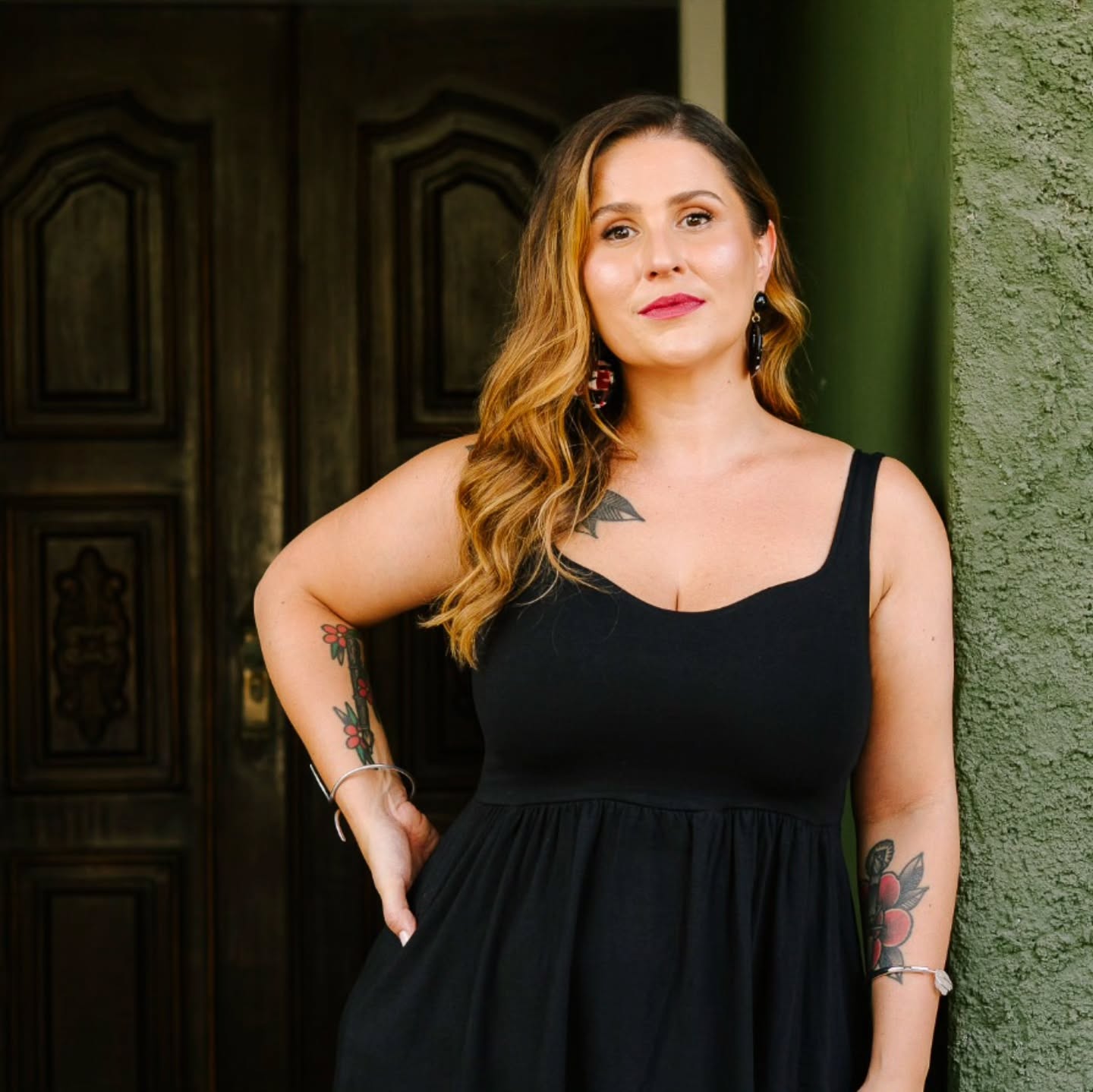 Imagina ser gata assim com 38 anos e ter tanta coisa pra contar e tanto mais pra viver, né? Bora encher a @larissavguerra de felicitações porque é dia de comemorar mais ainda essa mulher que não cansa de nos dar orgulho, gargalhada, previsão astrológica, lágrimas, triplex e toda a sorte de inspiração.
Viva a maior Dona da P* Toda que temos! 🔥