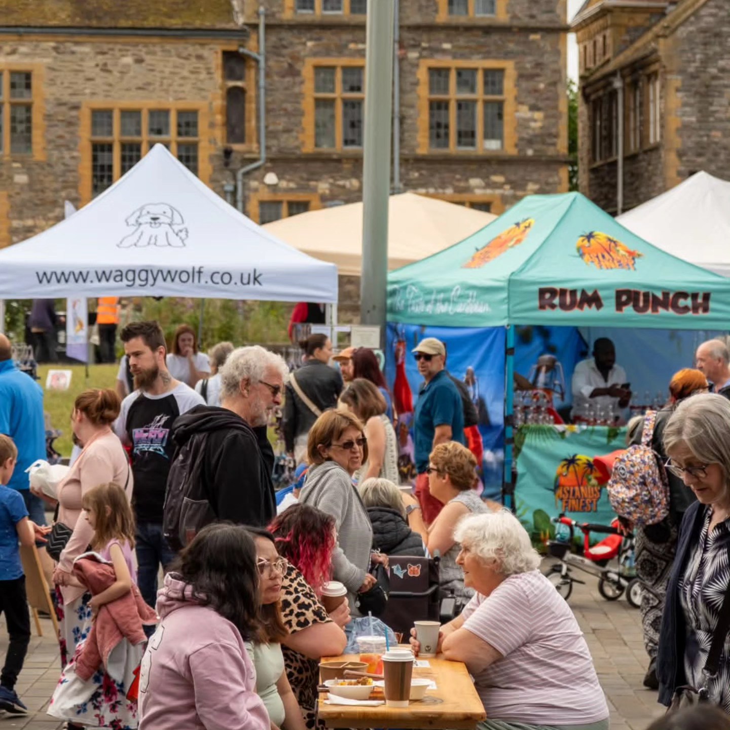 😃Just to get you REALLY excited for our first Taunton Independent Market of 2025 this Sunday, here is a list of some of the amazing small independent businesses that you will find on Castle Green from 10am!
Soi 5 - Mexican Street food
Lulu's Natural Dog Treats
South West Event Catering
Tricky Cider
Maggie Rose Beads
RSPB
Pet's Sweets and Treats
Sparkli Jewellery
The Funky Anchovy - Pizza
Bo Bom Gelato
Senis Ethiopian Street food
Bumblees
Dough Bros
Irie Coffee
John The Greek
Pop-up pet shop
PJ's gourmet sausage rolls
Exmoor Feasting Company
Extreme Chocolate - Brownies
Somerset Wildlife Trust
The Wife and I Sausages
Pops Thai Kitchen
Gamekeepers Larder
Fudge and Photos
House of Flavours
SB Bakes
Silver Fox Coffee
Art Food
Winnie's Bakery
Dunya Bakes
The Cheese Connection
Pawsitively Peaceful
Manda's Willow
Urban Feast Box
PopitonU
India in a Jar
The Loaf Shack Bakery
West Country Dim Sum
Hays Travel
Climate Action Taunton
Sophisticated - Fresh Bakes
Stropt - Men's shaving produts
Montania Design -Ladies clothing & accessories
Pretty Little Unicorn- Children's Clothing
💥What: Taunton Independent Market
💥When: Sunday, March 9th
💥Where: Castle Green, Taunton
💥Time: 10am - 3pm
#FoodGoodsCommunity